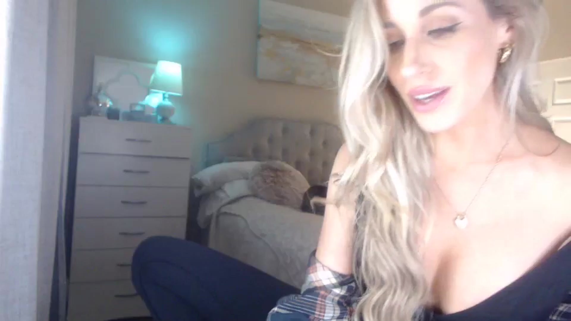 Gallery image thumbnail from Queen_bambii's myfreecams stream on, 01/07/2024, 08:55 image 20 of 20
