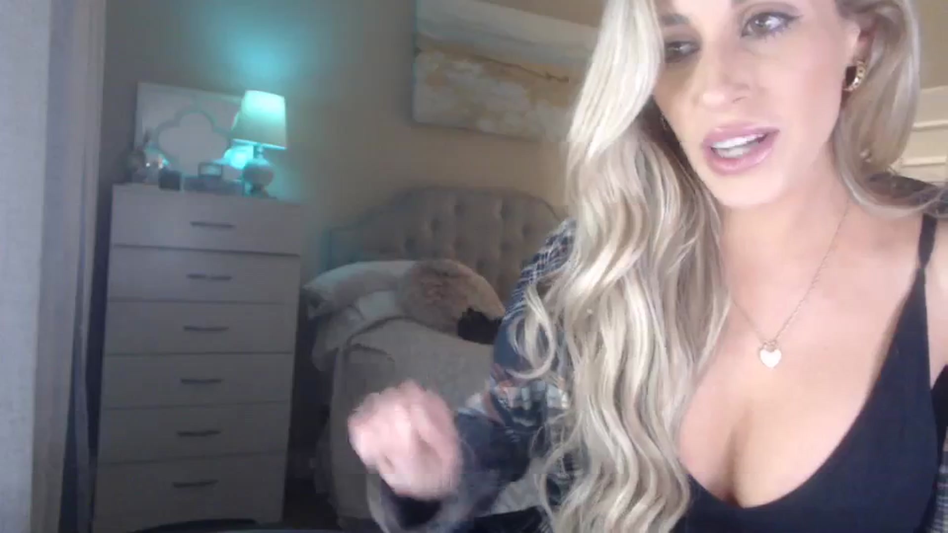Gallery image thumbnail from Queen_bambii's myfreecams stream on, 01/07/2024, 08:55 image 6 of 20