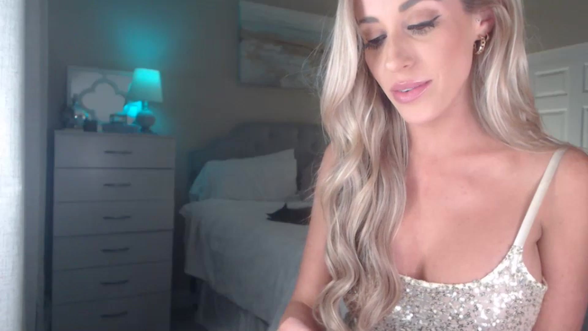 Gallery image thumbnail from Queen_bambii's myfreecams stream on, 01/10/2024, 08:38 image 18 of 20