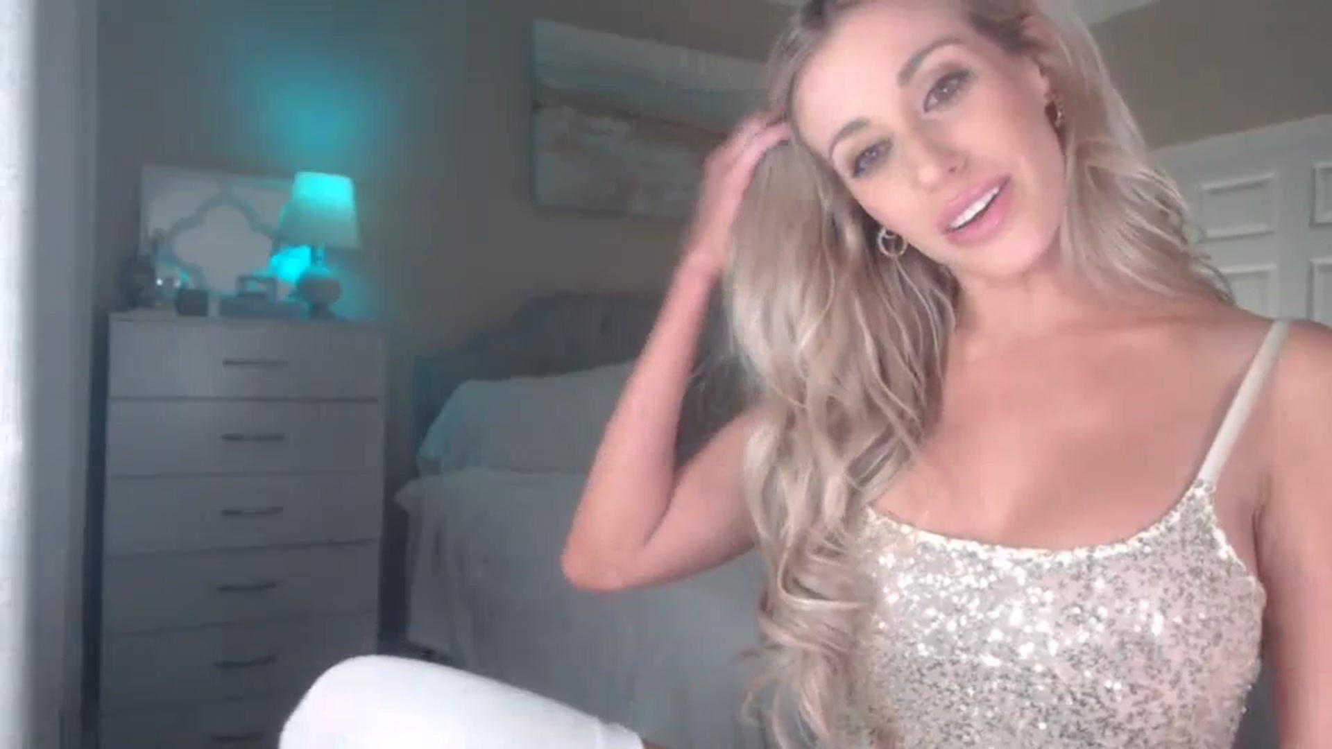 Gallery image thumbnail from Queen_bambii's myfreecams stream on, 01/10/2024, 08:38 image 16 of 20