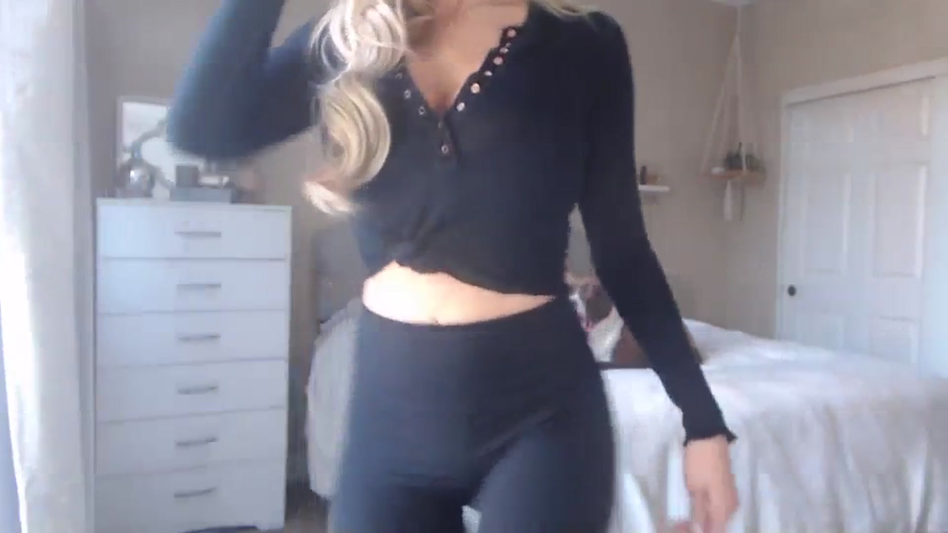 Gallery image thumbnail from Queen_bambii's myfreecams stream on, 01/16/2024, 22:06 image 9 of 20