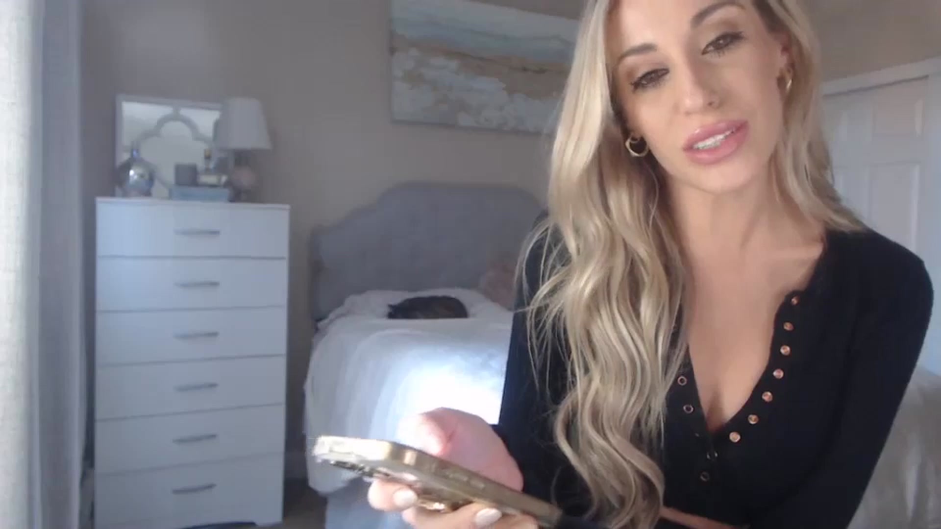 Gallery image thumbnail from Queen_bambii's myfreecams stream on, 01/16/2024, 22:06 image 15 of 20