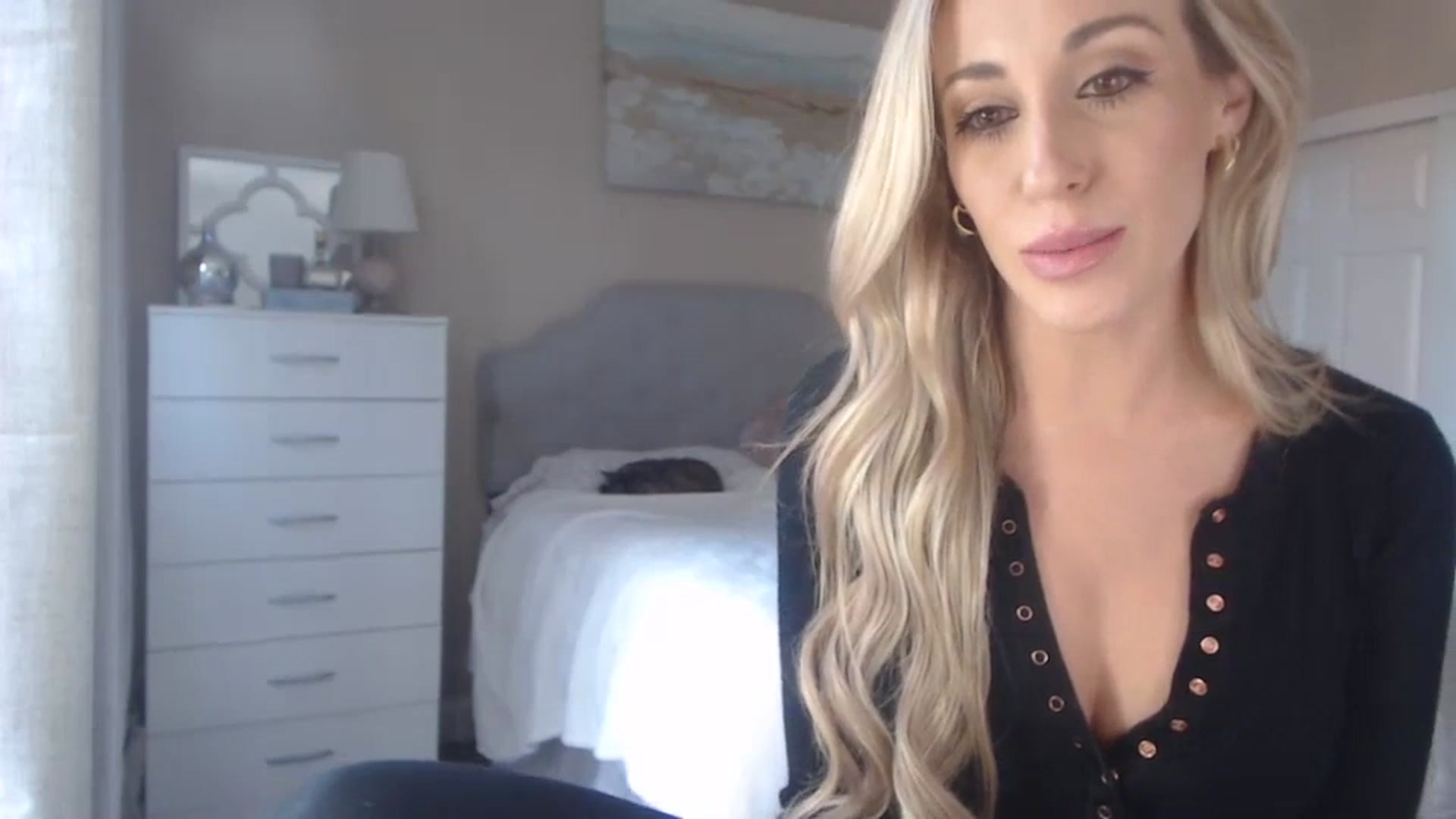 Gallery image thumbnail from Queen_bambii's myfreecams stream on, 01/16/2024, 22:06 image 16 of 20