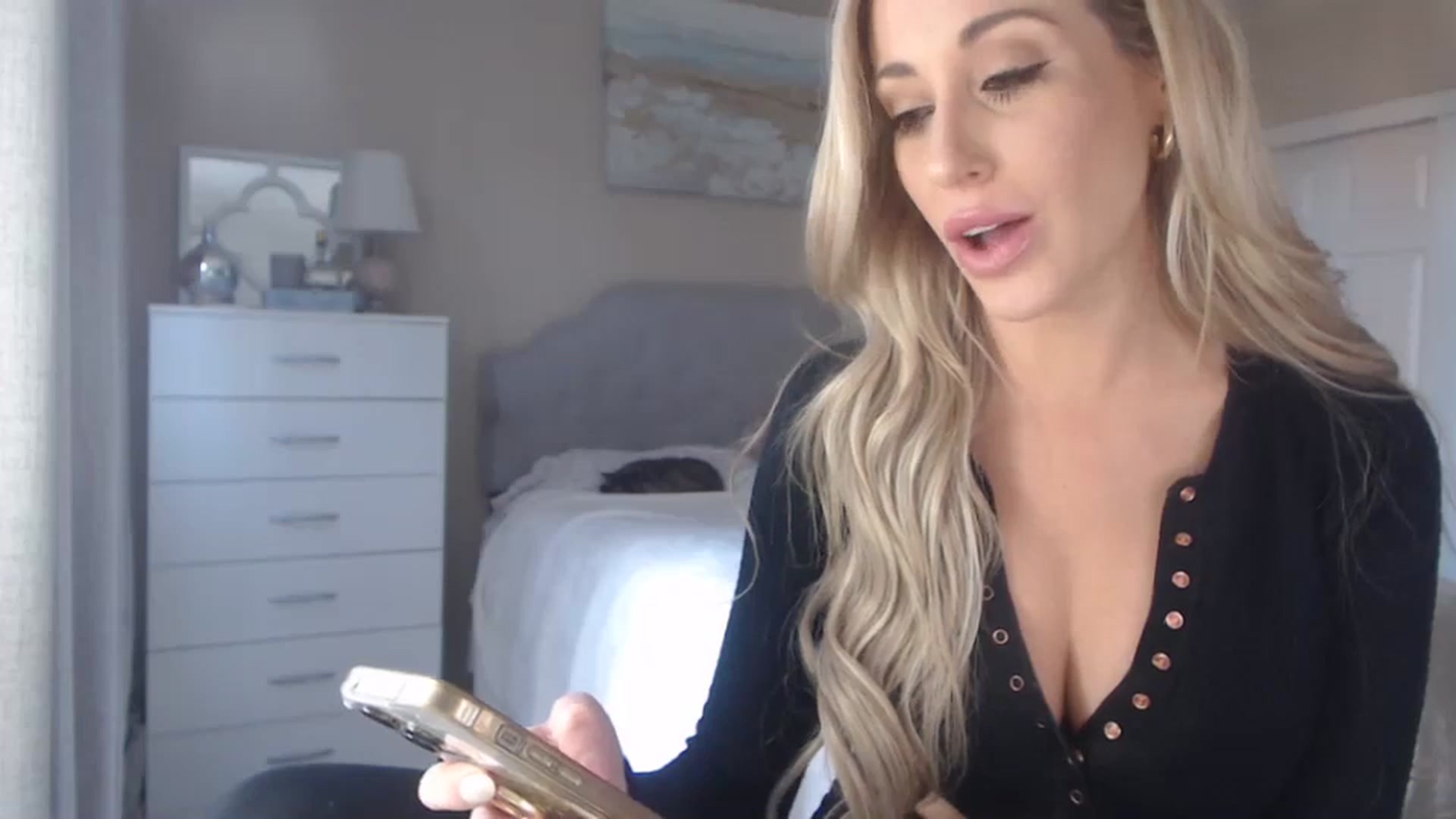 Gallery image thumbnail from Queen_bambii's myfreecams stream on, 01/16/2024, 22:06 image 18 of 20