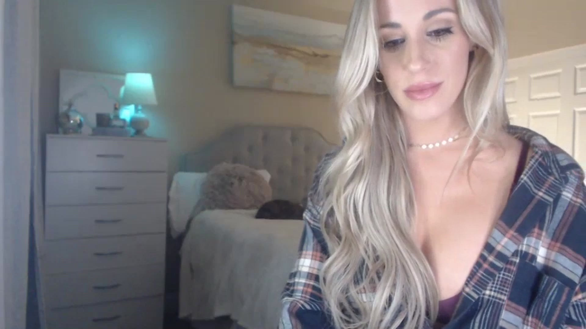 Gallery image thumbnail from Queen_bambii's myfreecams stream on, 01/17/2024, 06:01 image 12 of 20