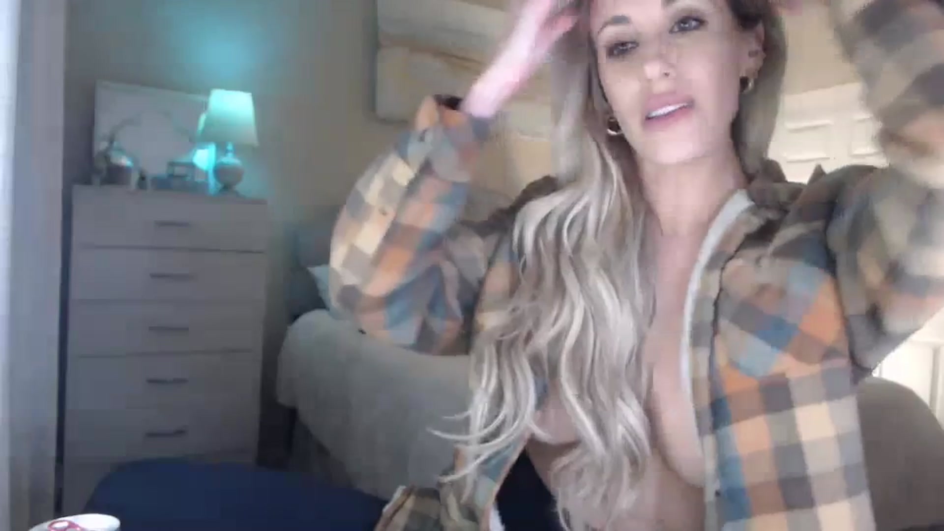 Gallery image thumbnail from Queen_bambii's myfreecams stream on, 01/25/2024, 08:09 image 10 of 20