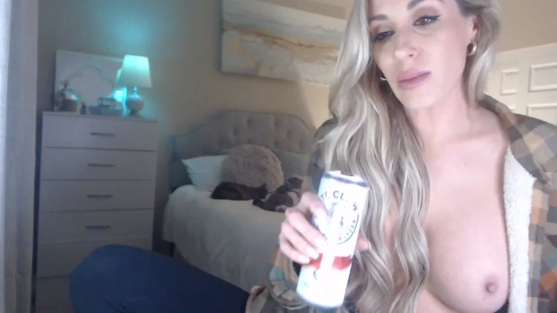 Gallery image thumbnail from Queen_bambii's myfreecams stream on, 01/25/2024, 08:09 image 9 of 20