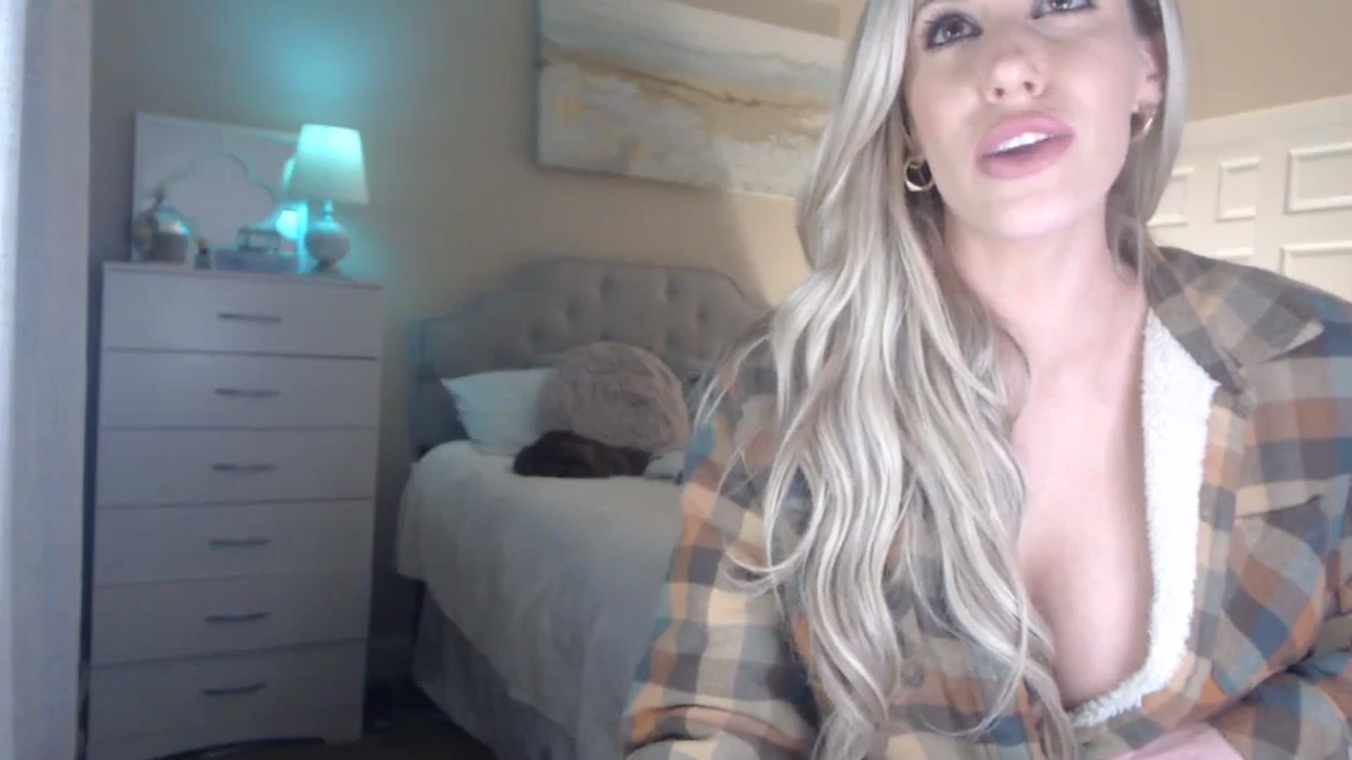 Gallery image thumbnail from Queen_bambii's myfreecams stream on, 01/25/2024, 08:09 image 2 of 20