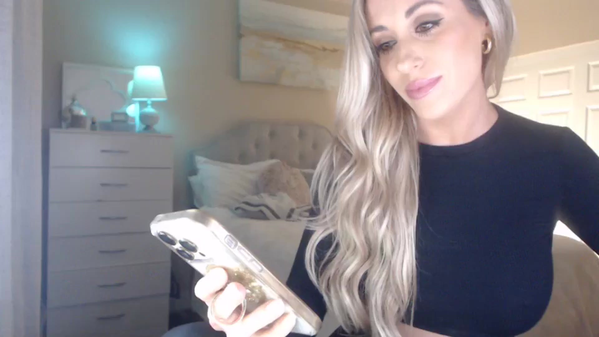 Gallery image thumbnail from Queen_bambii's myfreecams stream on, 01/27/2024, 06:21 image 7 of 20