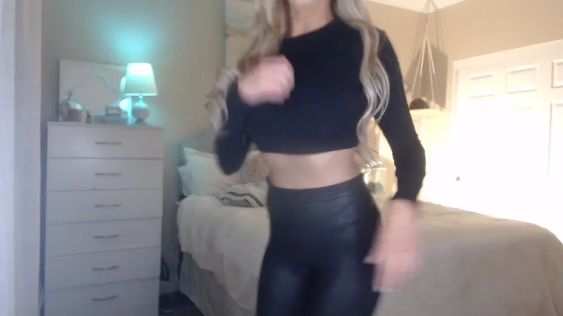 Gallery image thumbnail from Queen_bambii's myfreecams stream on, 01/27/2024, 06:21 image 18 of 20