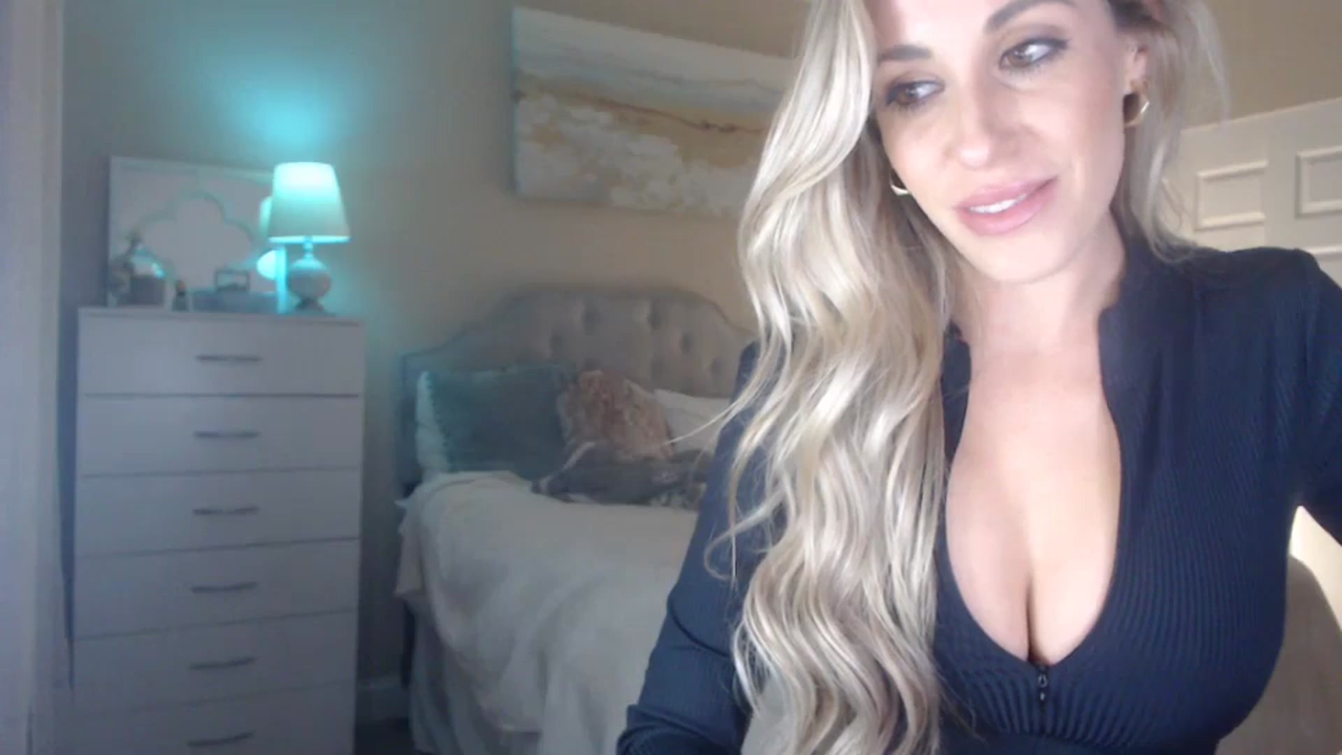 Gallery image thumbnail from Queen_bambii's myfreecams stream on, 01/30/2024, 06:32 image 18 of 20