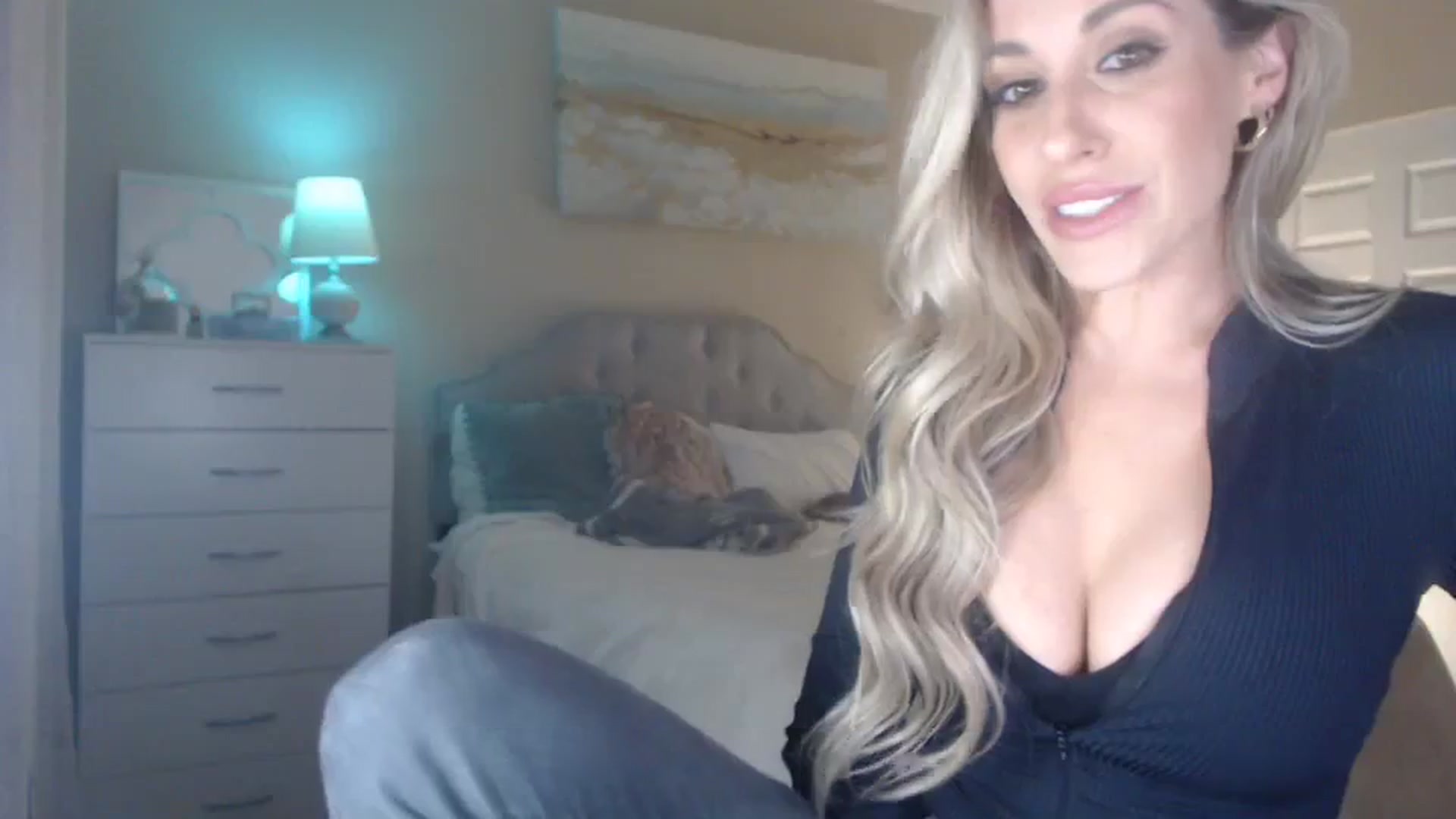 Gallery image thumbnail from Queen_bambii's myfreecams stream on, 01/30/2024, 06:32 image 12 of 20