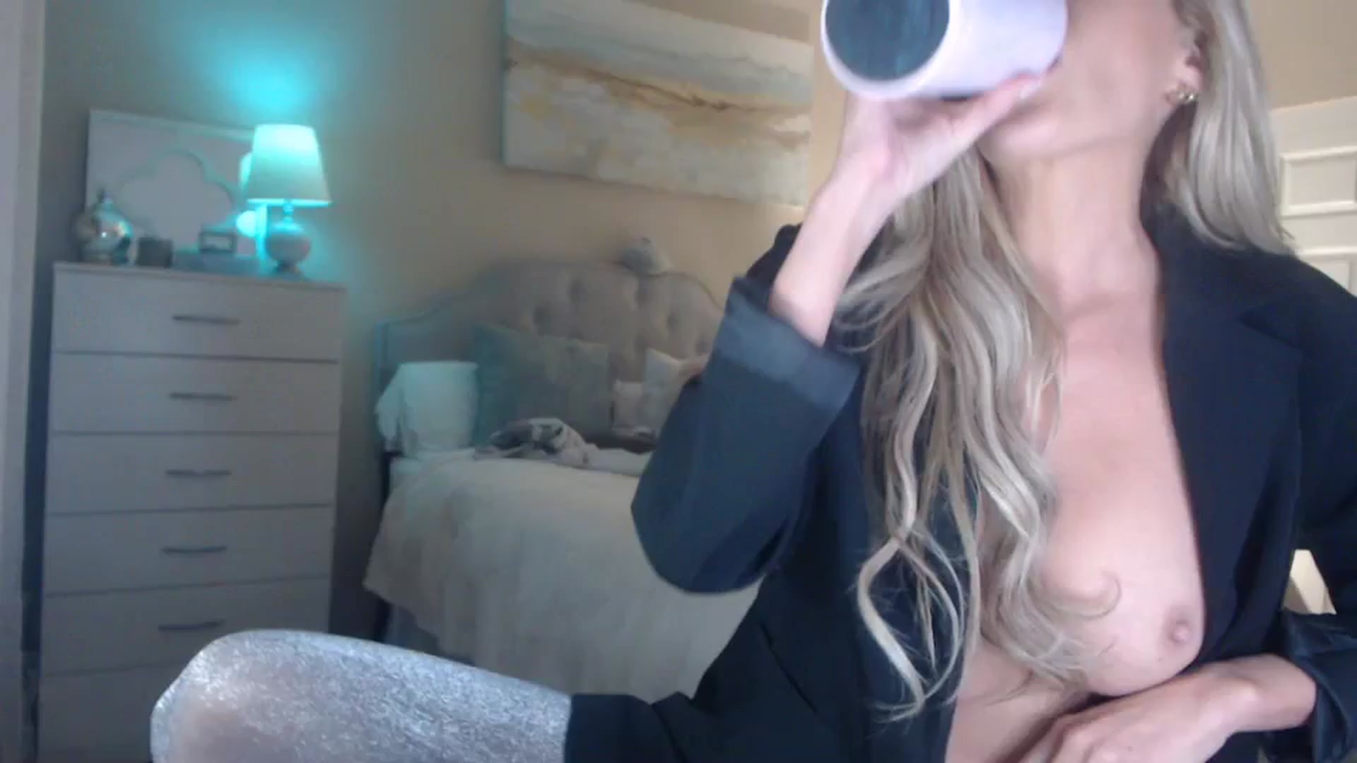Gallery image thumbnail from Queen_bambii's myfreecams stream on, 02/04/2024, 10:56 image 1 of 20