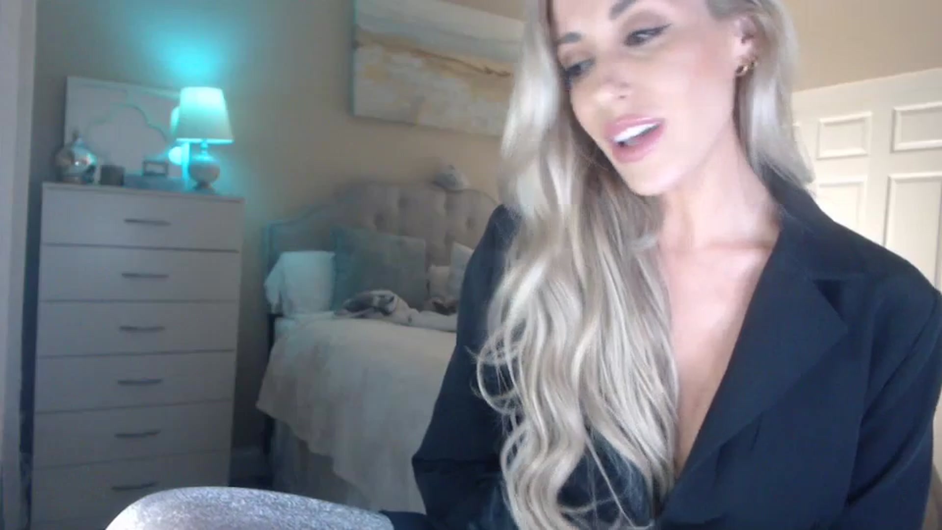 Gallery image thumbnail from Queen_bambii's myfreecams stream on, 02/04/2024, 10:56 image 15 of 20