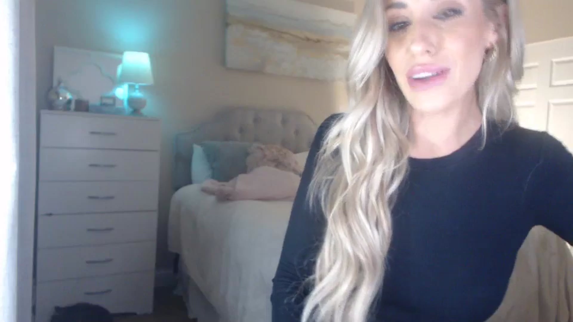Gallery image thumbnail from Queen_bambii's myfreecams stream on, 02/08/2024, 05:13 image 7 of 20