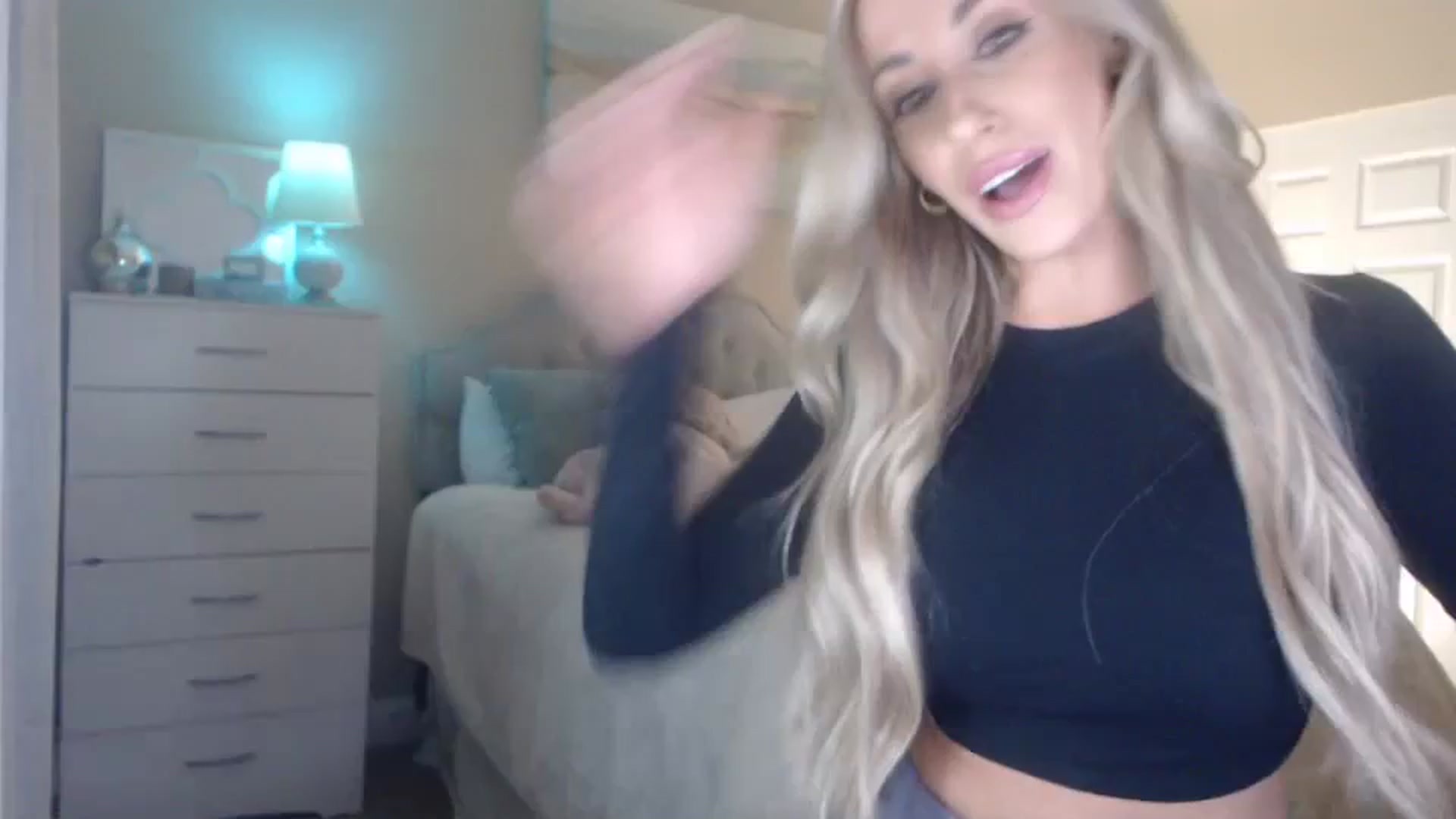 Gallery image thumbnail from Queen_bambii's myfreecams stream on, 02/08/2024, 08:52 image 11 of 20
