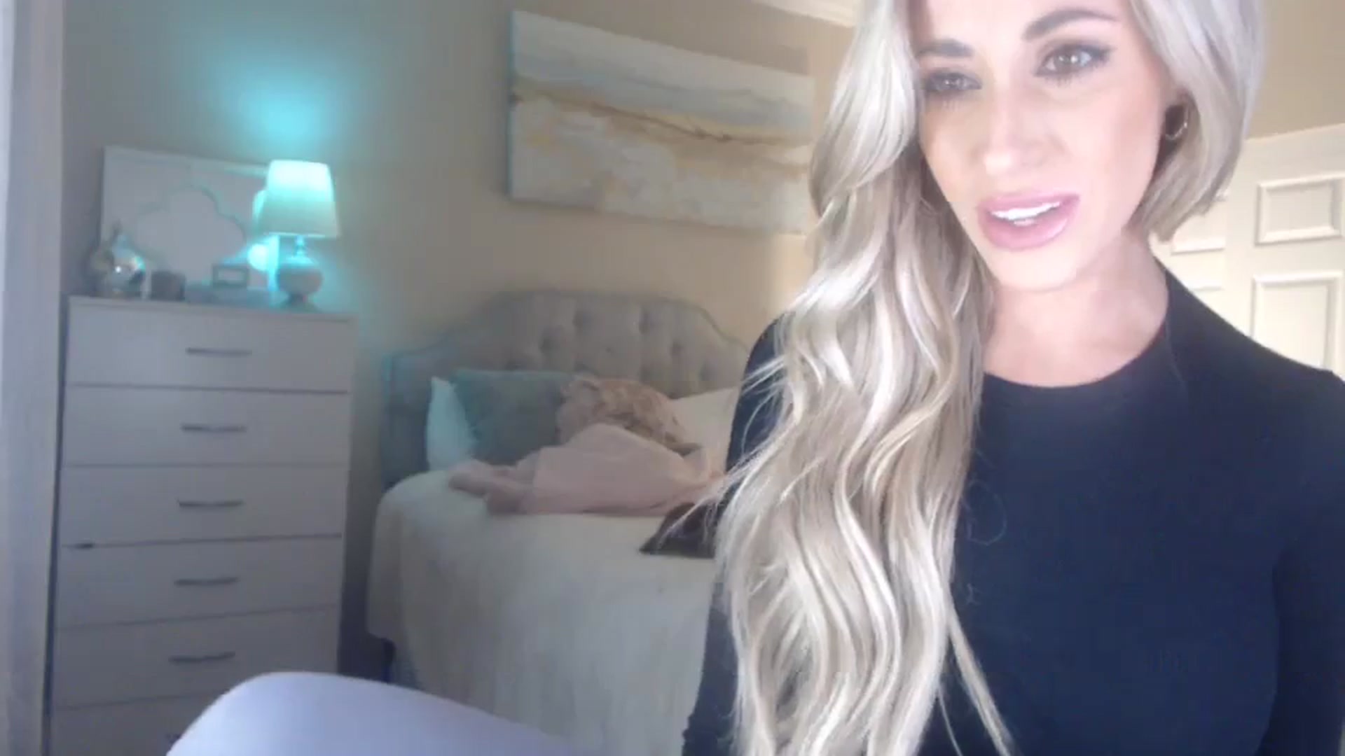 Gallery image thumbnail from Queen_bambii's myfreecams stream on, 02/08/2024, 08:52 image 6 of 20
