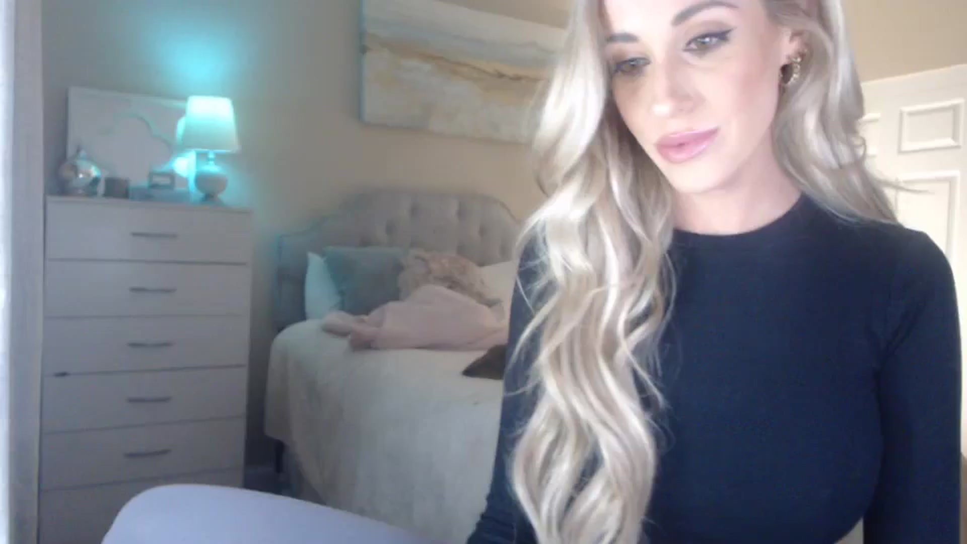 Gallery image thumbnail from Queen_bambii's myfreecams stream on, 02/08/2024, 08:52 image 8 of 20