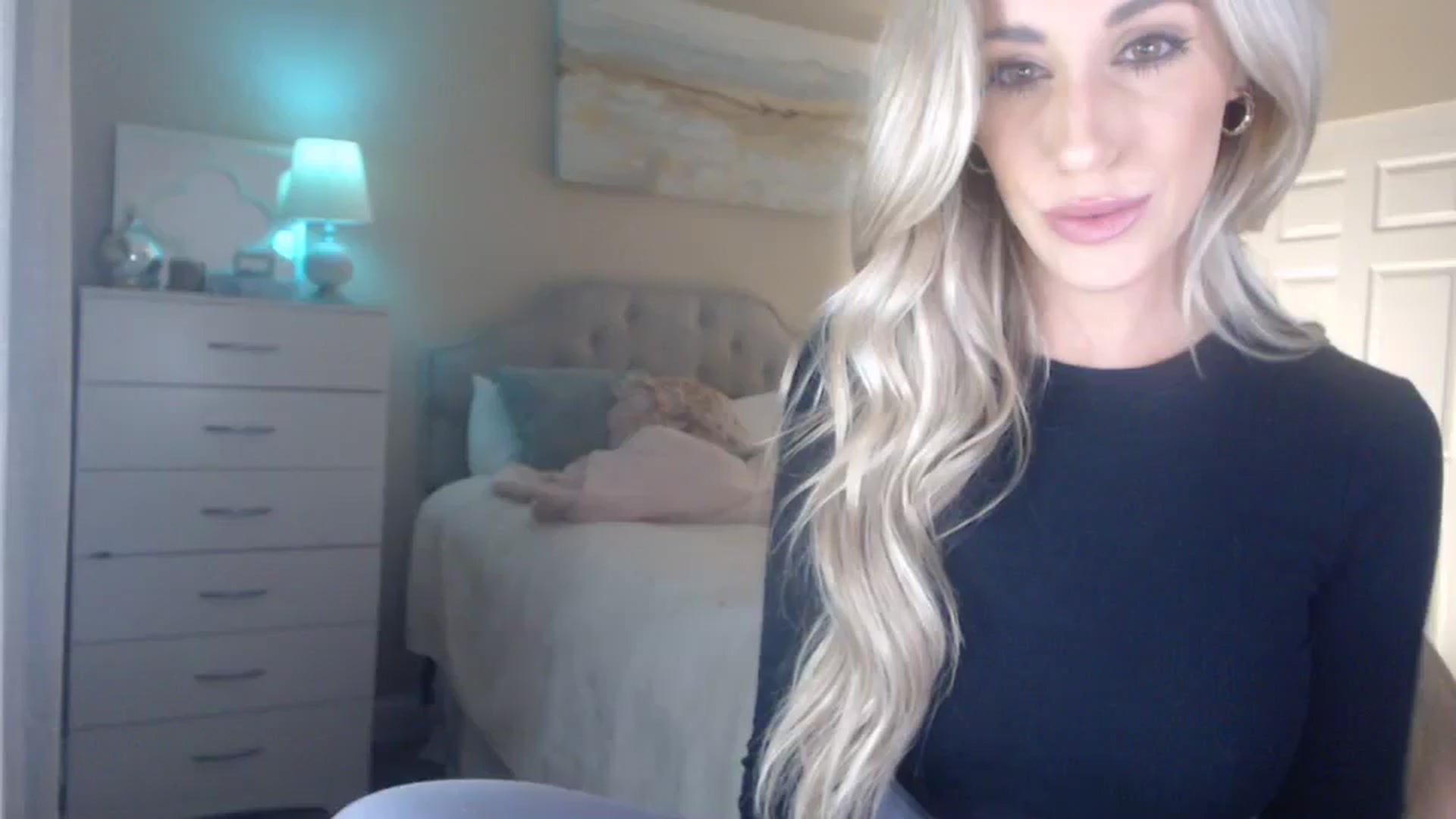 Gallery image thumbnail from Queen_bambii's myfreecams stream on, 02/08/2024, 08:52 image 5 of 20
