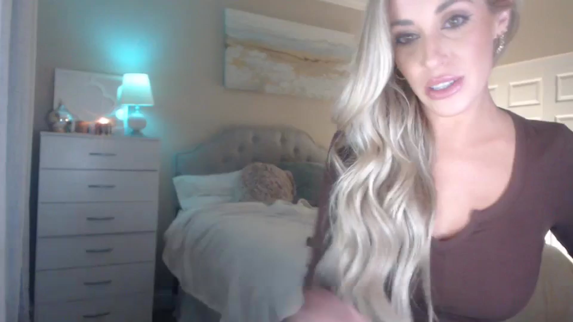Gallery image thumbnail from Queen_bambii's myfreecams stream on, 02/10/2024, 05:16 image 2 of 20