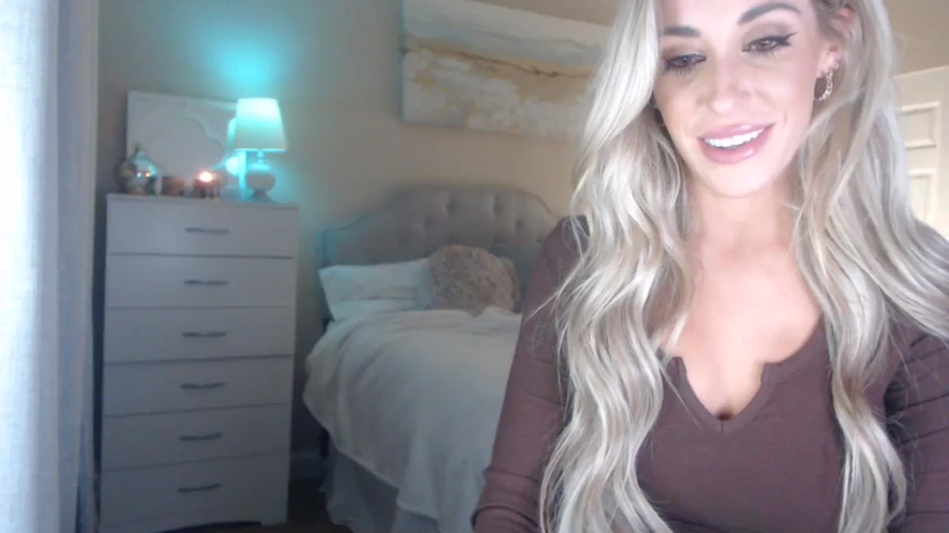 Gallery image thumbnail from Queen_bambii's myfreecams stream on, 02/10/2024, 05:16 image 3 of 20