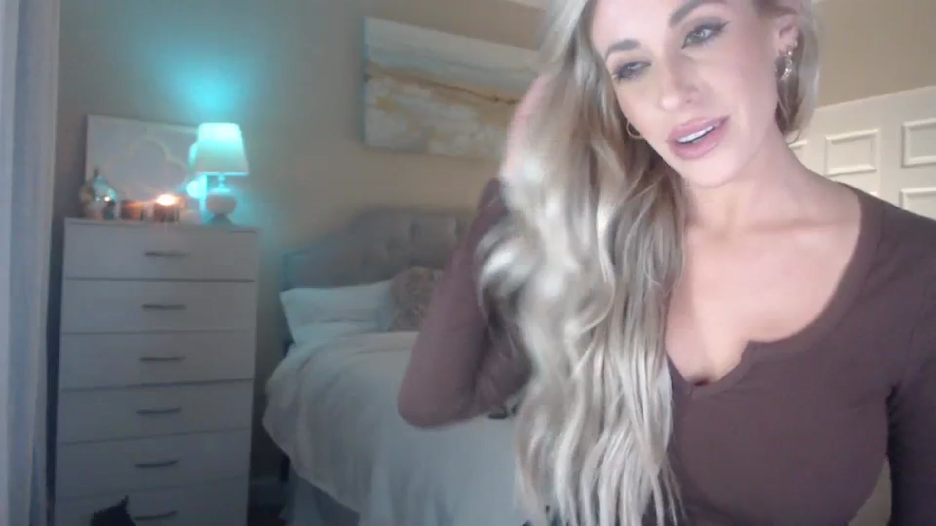 Gallery image thumbnail from Queen_bambii's myfreecams stream on, 02/10/2024, 05:16 image 11 of 20