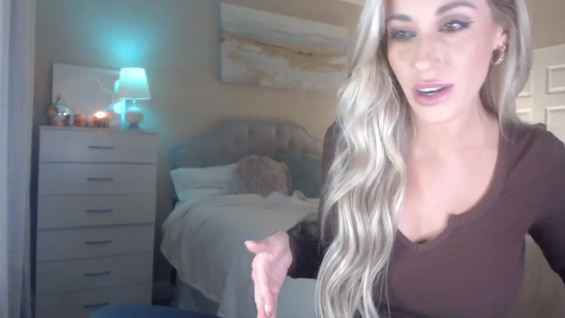 Gallery image thumbnail from Queen_bambii's myfreecams stream on, 02/10/2024, 05:16 image 18 of 20