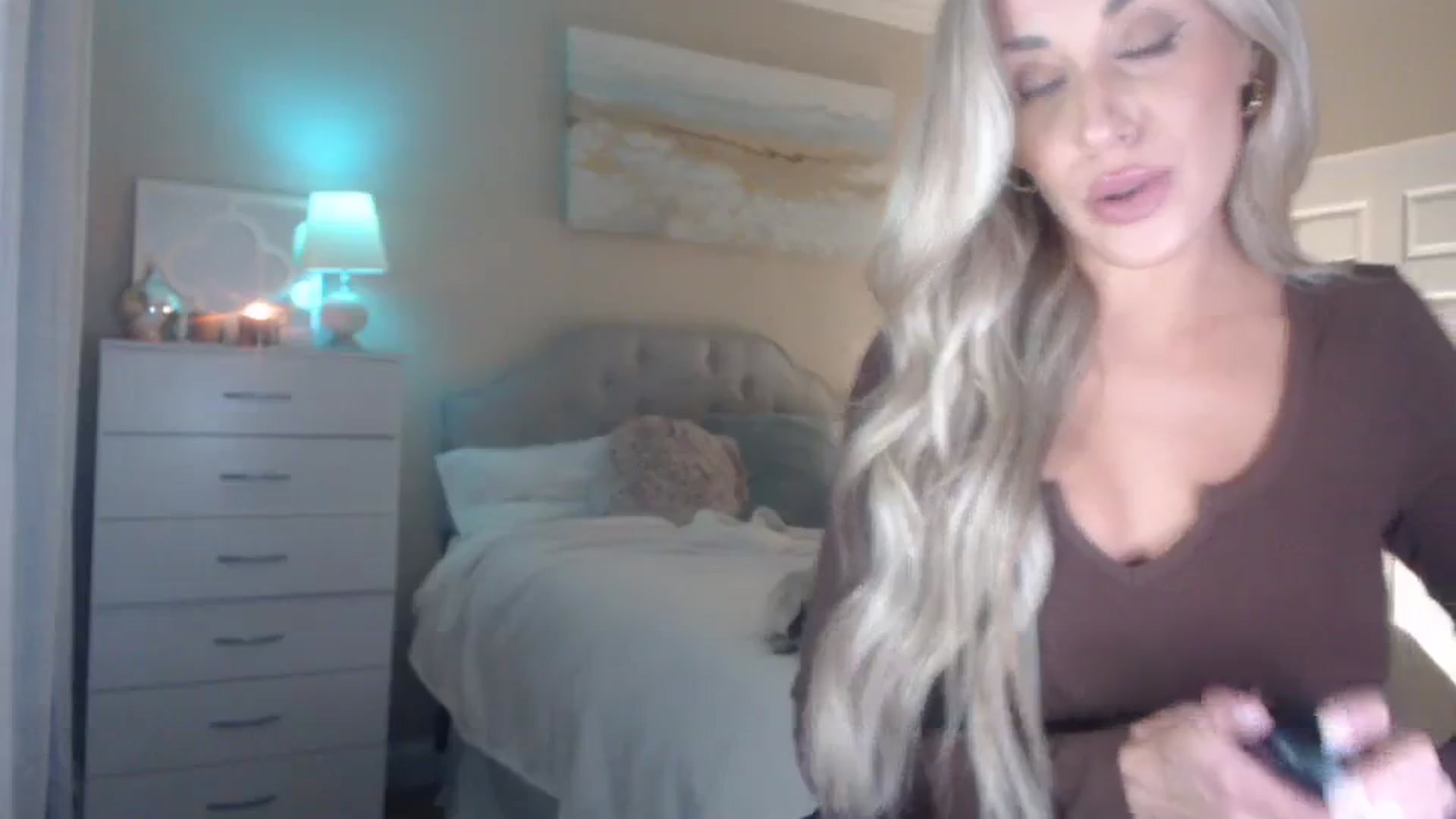 Gallery image thumbnail from Queen_bambii's myfreecams stream on, 02/10/2024, 05:16 image 10 of 20
