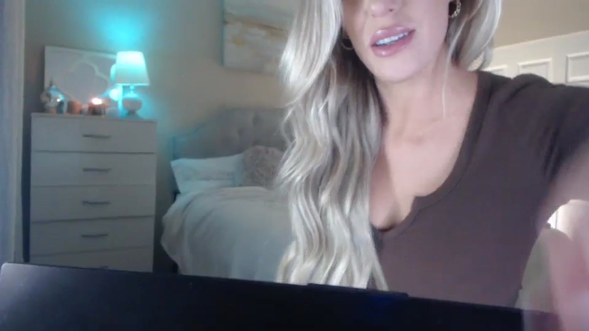Gallery image thumbnail from Queen_bambii's myfreecams stream on, 02/10/2024, 05:16 image 4 of 20