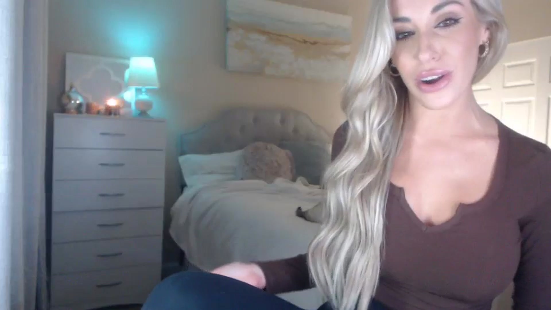 Gallery image thumbnail from Queen_bambii's myfreecams stream on, 02/10/2024, 05:16 image 7 of 20