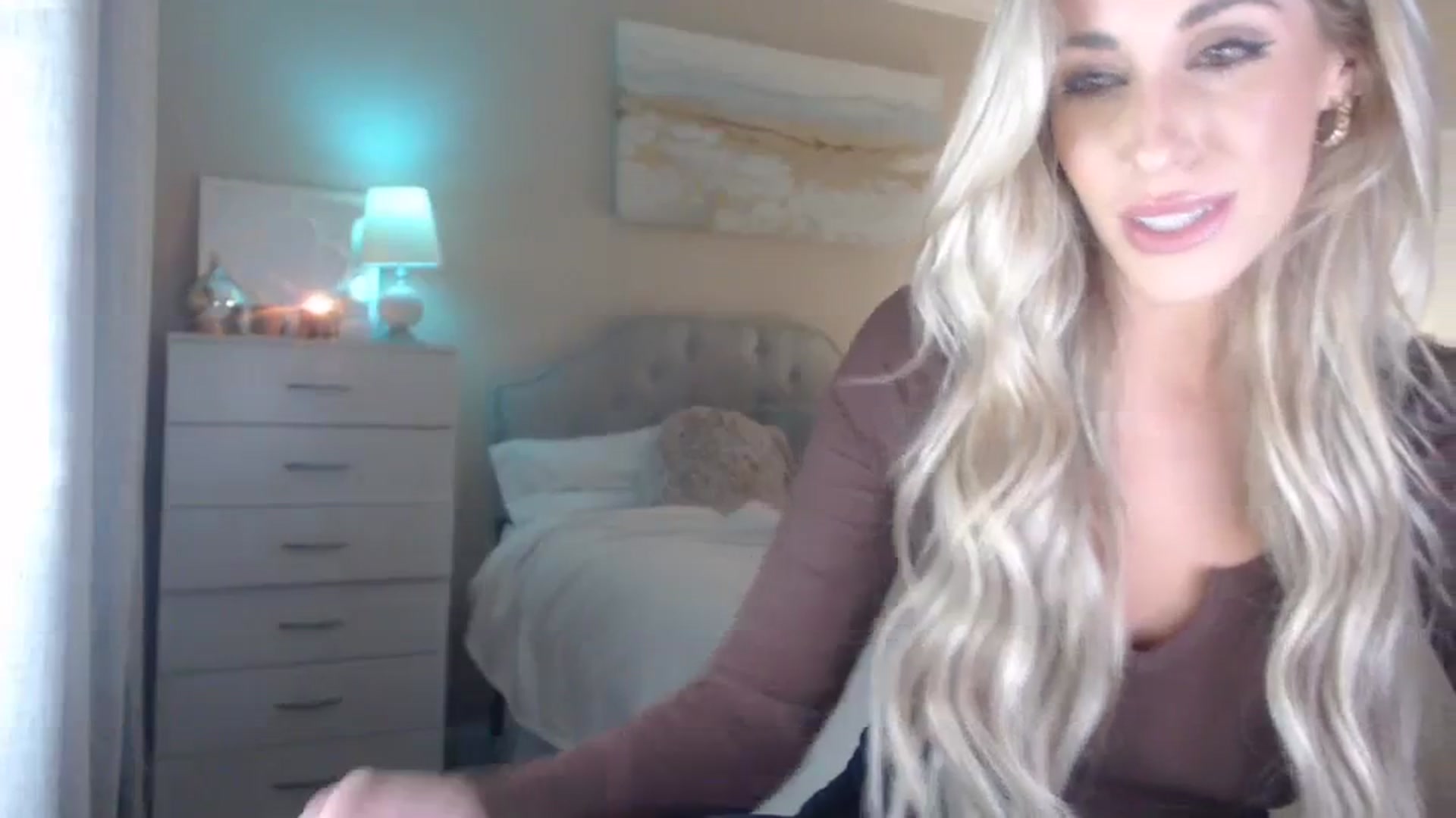 Gallery image thumbnail from Queen_bambii's myfreecams stream on, 02/10/2024, 05:16 image 17 of 20