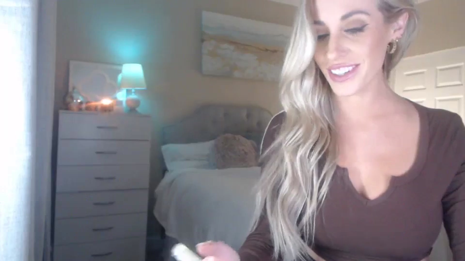 Gallery image thumbnail from Queen_bambii's myfreecams stream on, 02/10/2024, 08:11 image 16 of 20