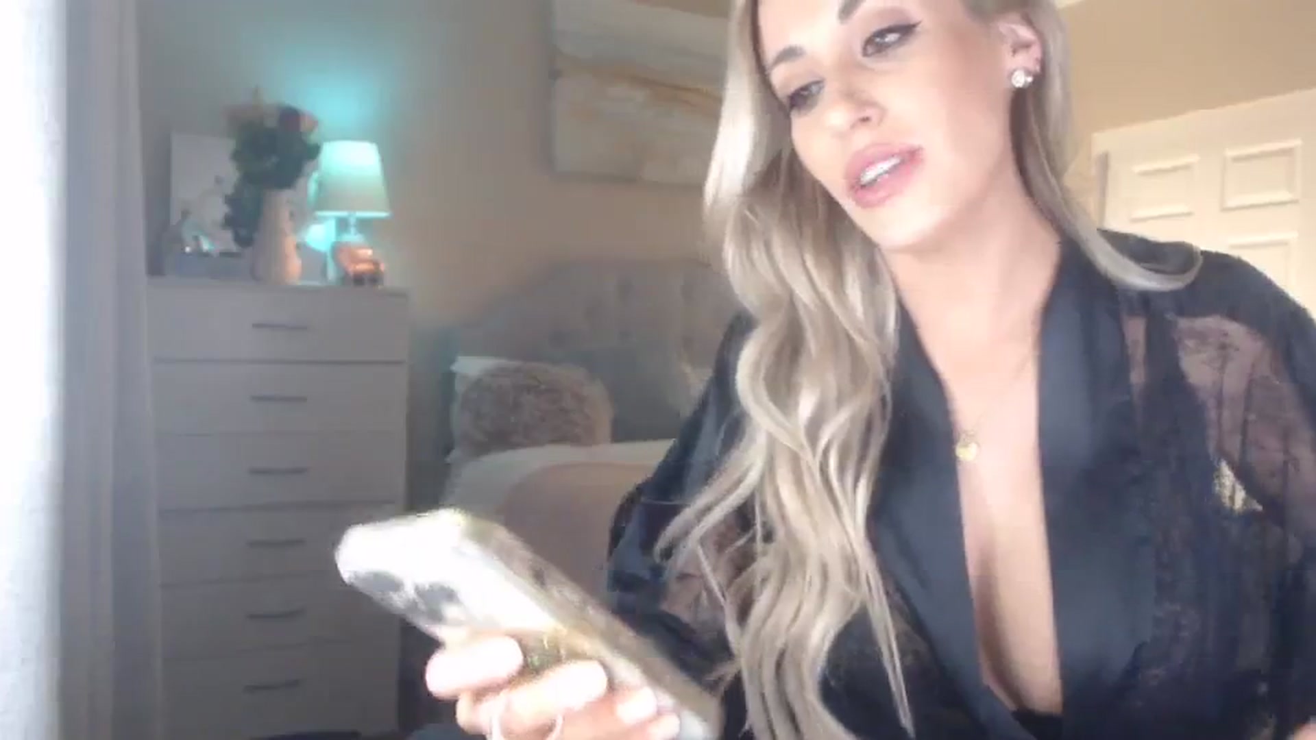Gallery image thumbnail from Queen_bambii's myfreecams stream on, 02/15/2024, 06:38 image 11 of 20