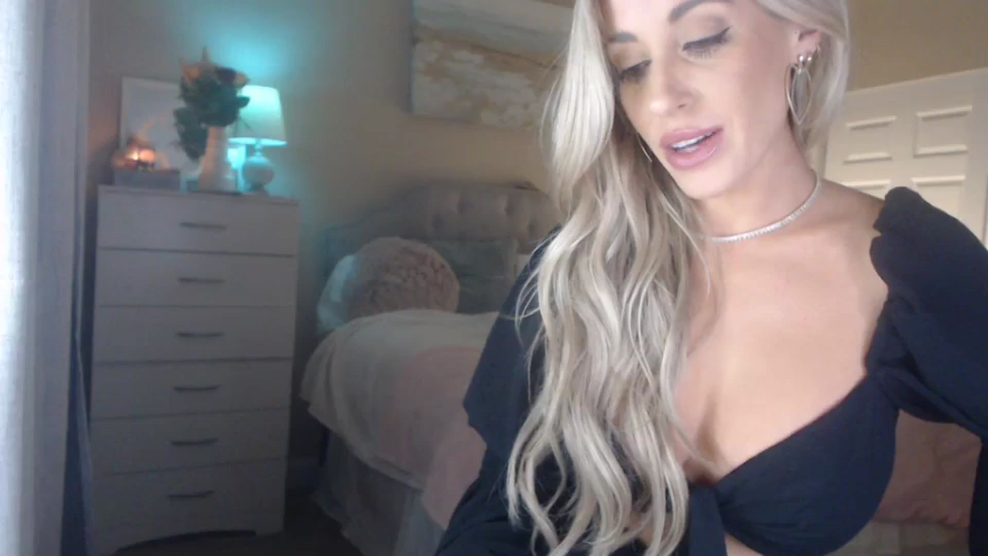 Gallery image thumbnail from Queen_bambii's myfreecams stream on, 02/17/2024, 08:50 image 19 of 20