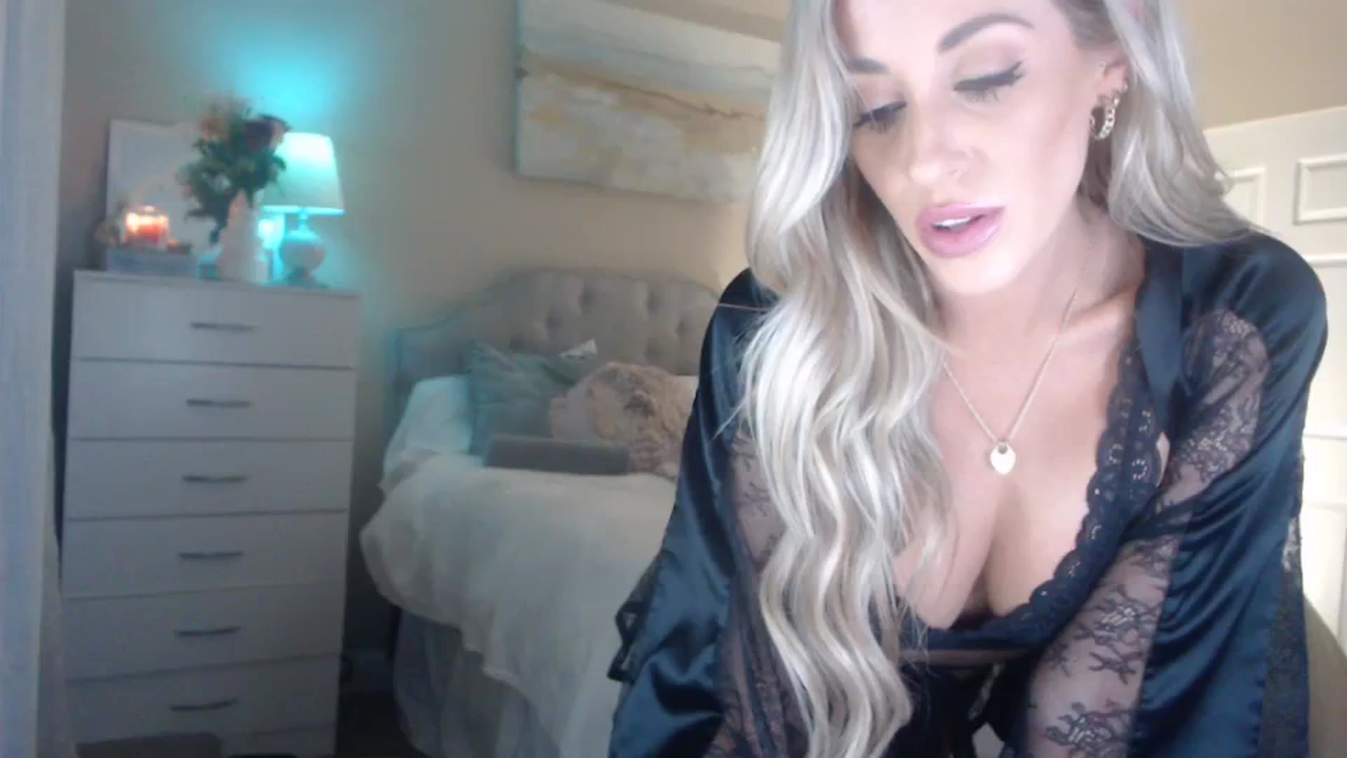 Gallery image thumbnail from Queen_bambii's myfreecams stream on, 02/20/2024, 07:23 image 5 of 20
