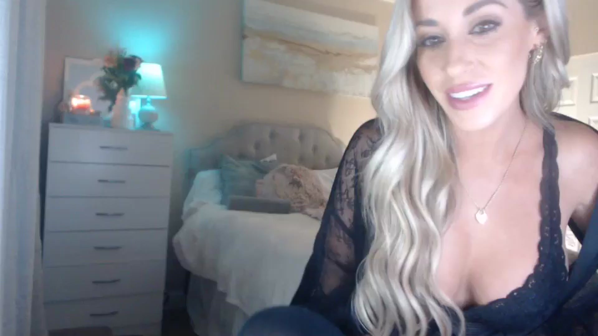 Gallery image thumbnail from Queen_bambii's myfreecams stream on, 02/20/2024, 07:23 image 9 of 20