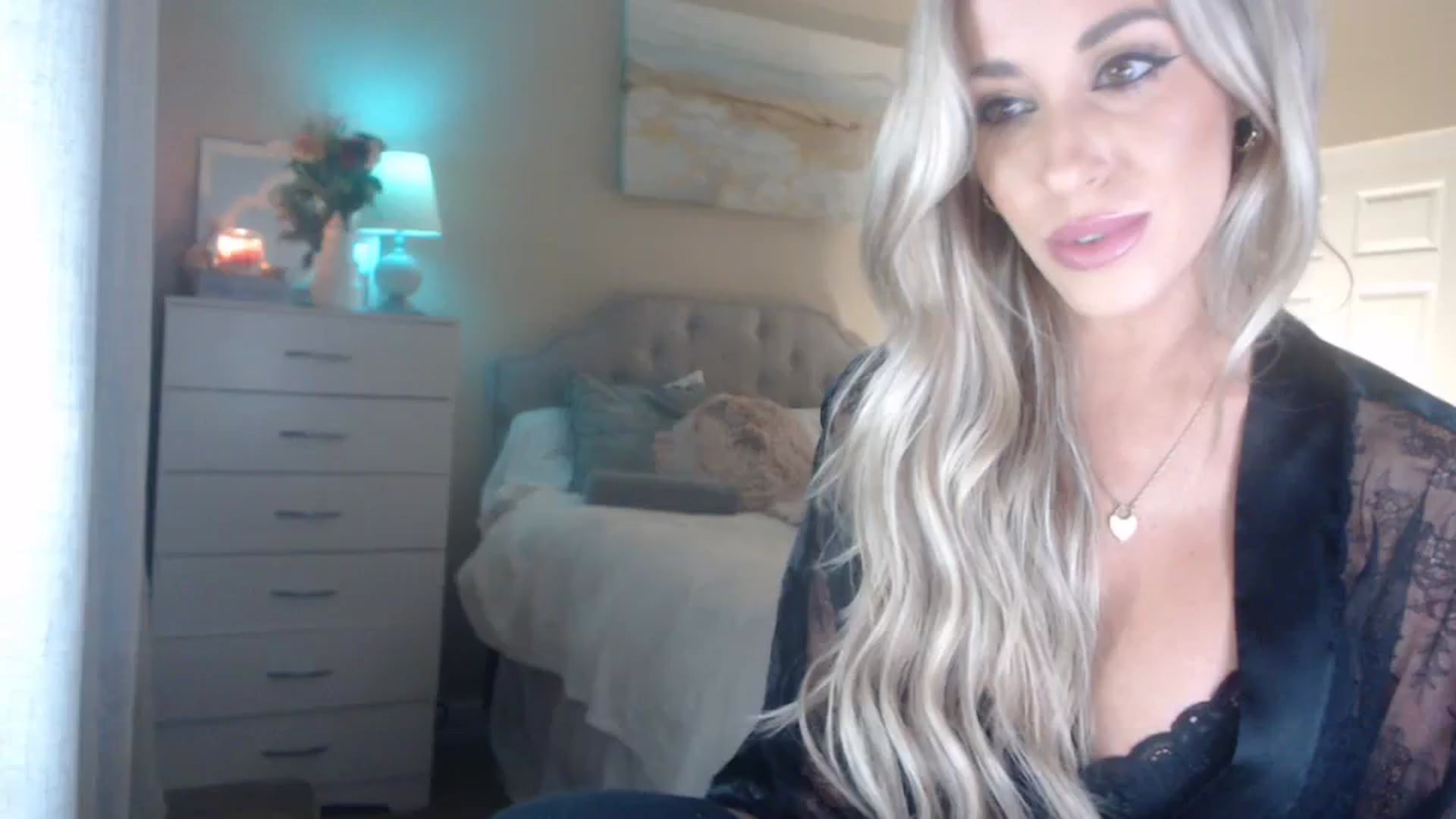 Gallery image thumbnail from Queen_bambii's myfreecams stream on, 02/20/2024, 07:23 image 13 of 20