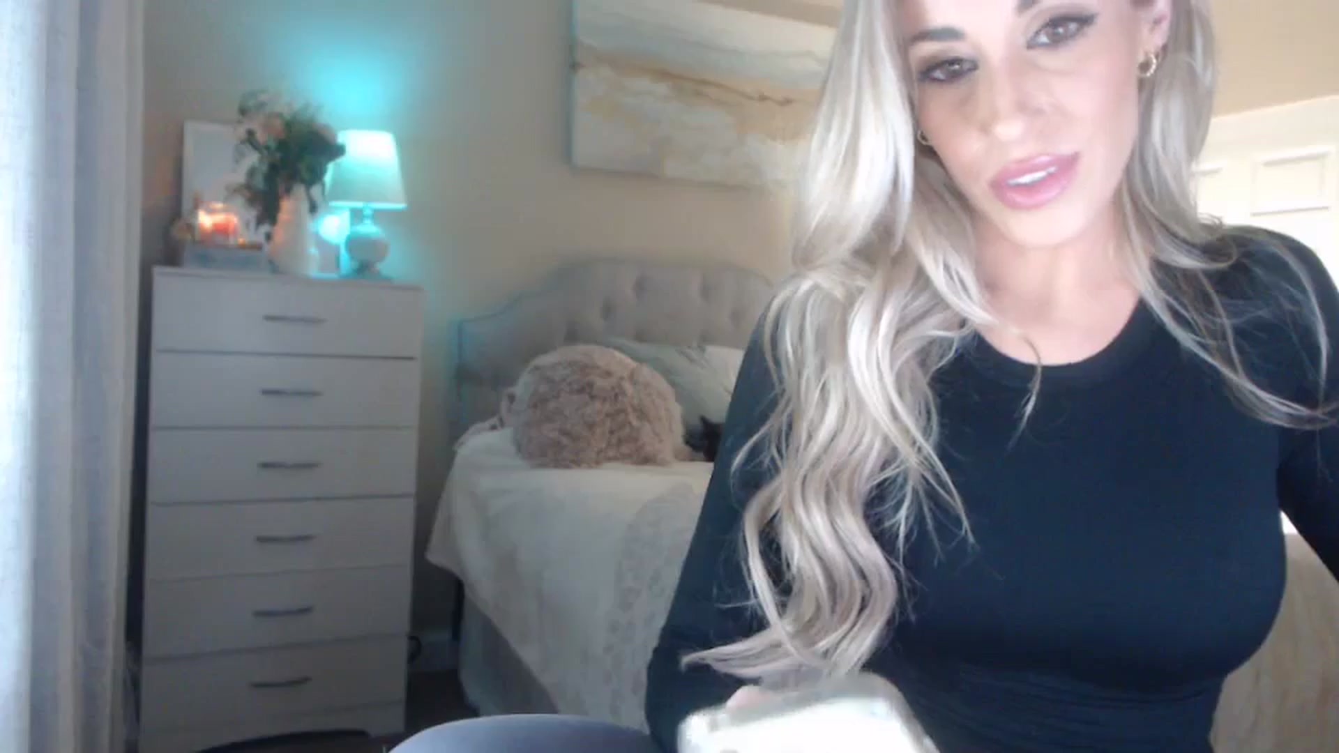 Gallery image thumbnail from Queen_bambii's myfreecams stream on, 02/23/2024, 05:38 image 17 of 20