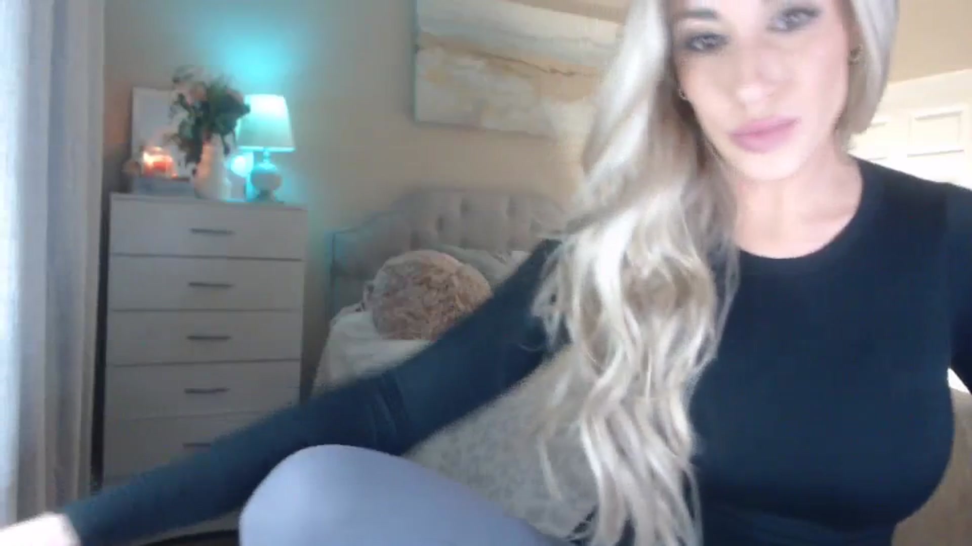 Gallery image thumbnail from Queen_bambii's myfreecams stream on, 02/23/2024, 05:38 image 10 of 20