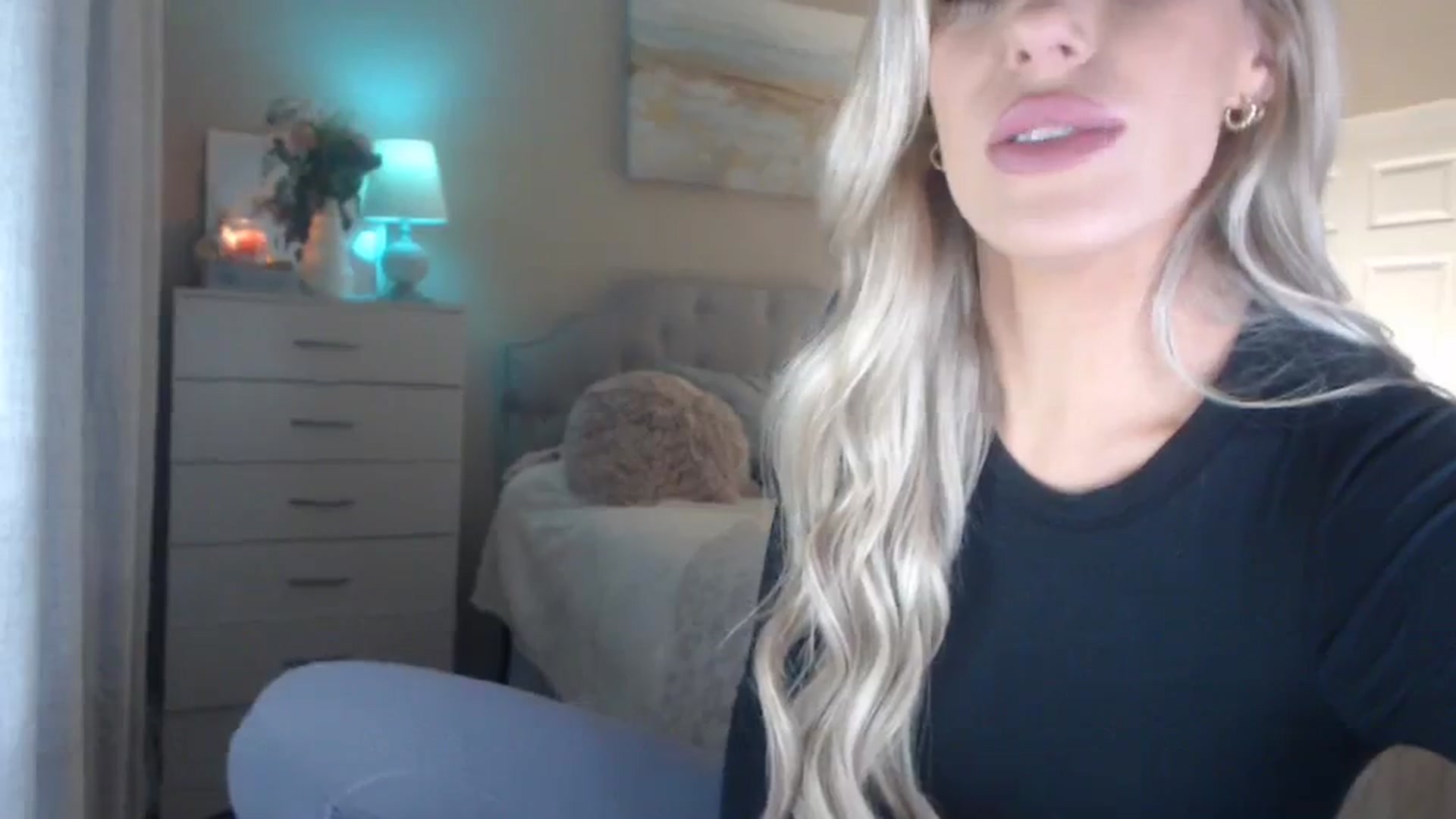 Gallery image thumbnail from Queen_bambii's myfreecams stream on, 02/23/2024, 05:38 image 7 of 20