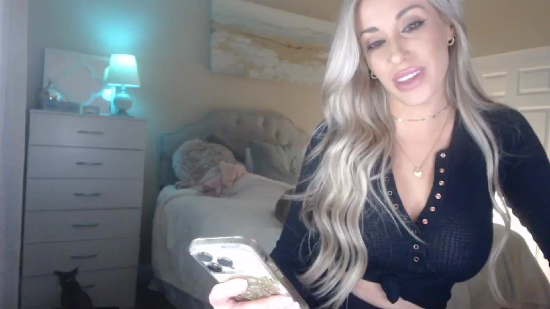 Gallery image thumbnail from Queen_bambii's myfreecams stream on, 03/05/2024, 06:57 image 1 of 20