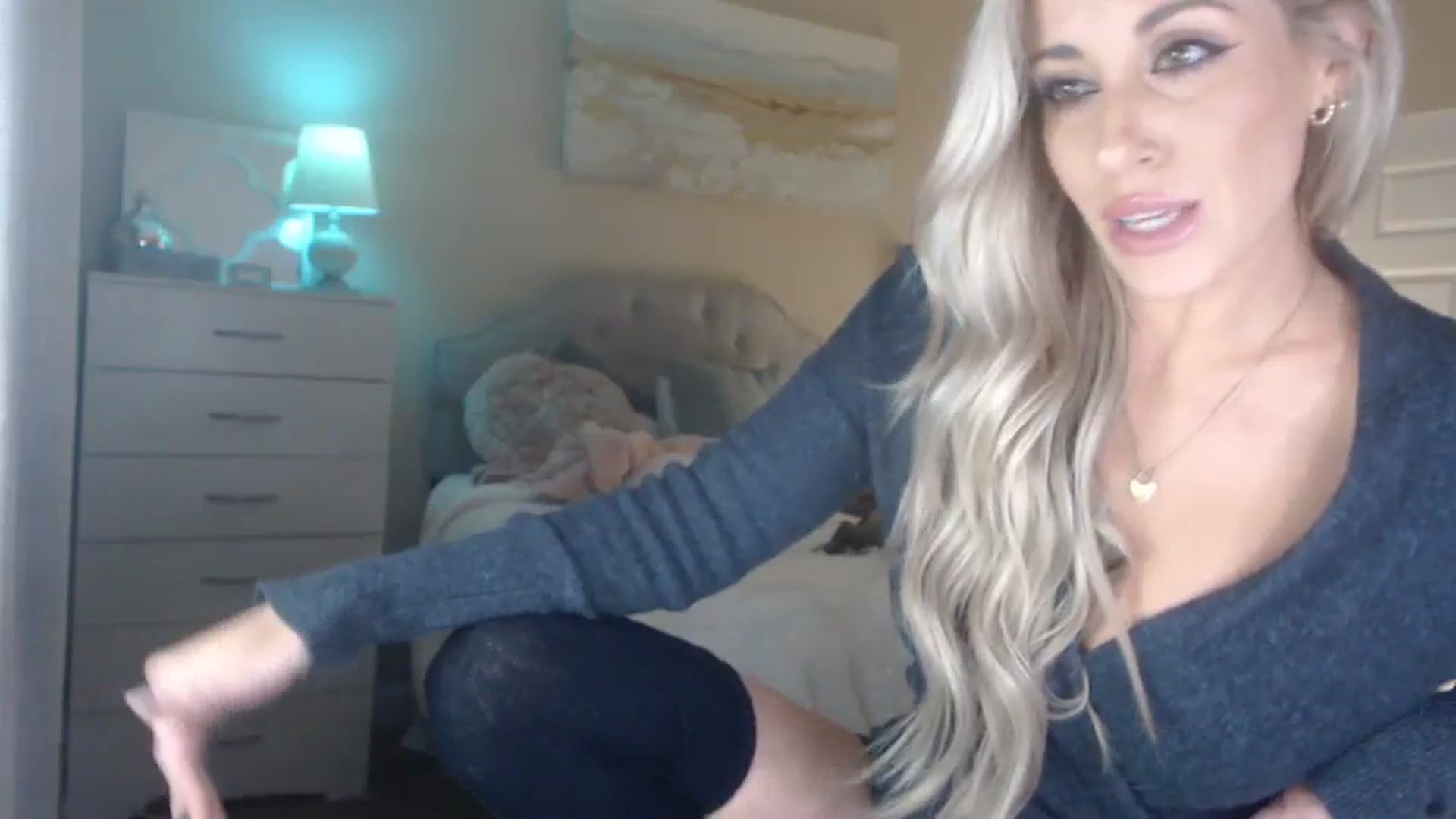 Gallery image thumbnail from Queen_bambii's myfreecams stream on, 03/05/2024, 07:37 image 12 of 20