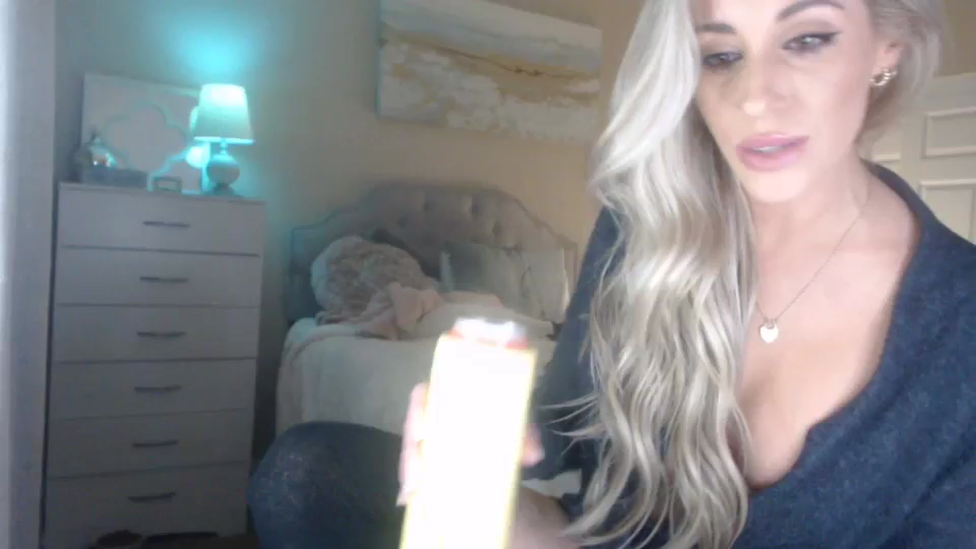 Gallery image thumbnail from Queen_bambii's myfreecams stream on, 03/05/2024, 07:37 image 11 of 20