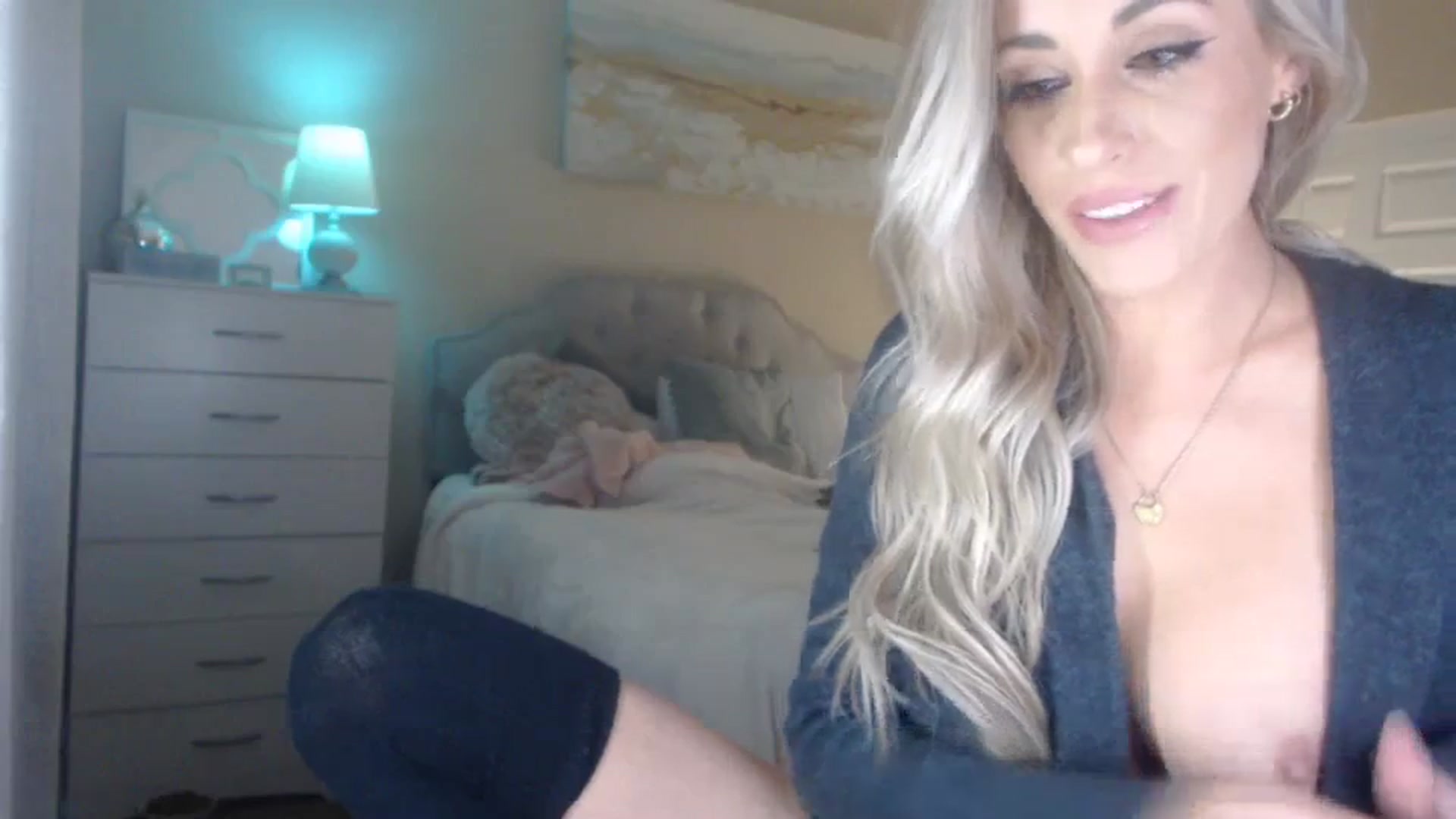 Gallery image thumbnail from Queen_bambii's myfreecams stream on, 03/05/2024, 07:37 image 20 of 20