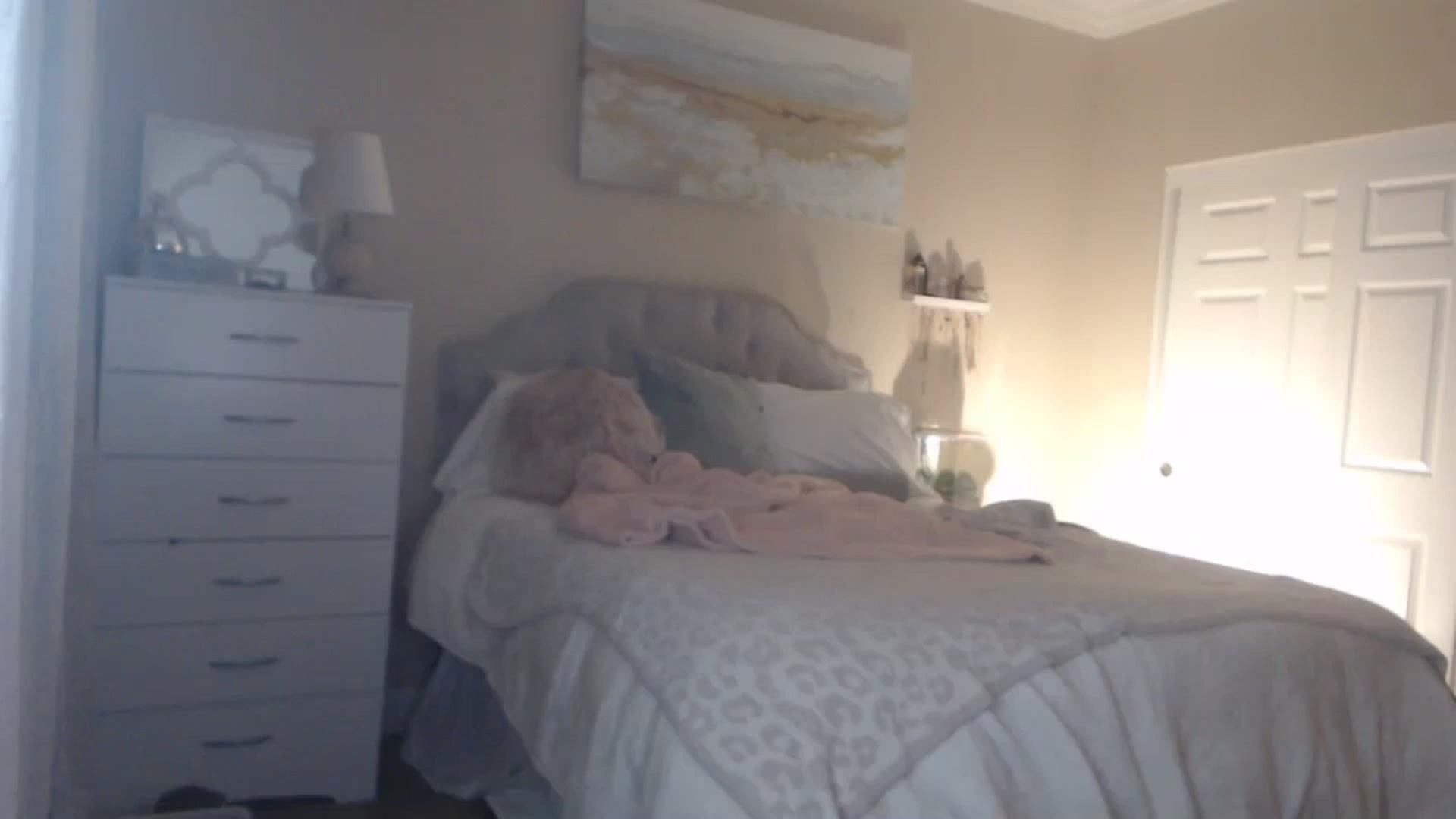 Gallery image thumbnail from Queen_bambii's myfreecams stream on, 03/08/2024, 08:16 image 19 of 20