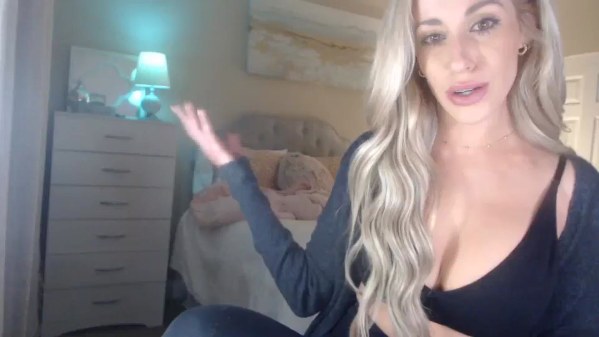 Gallery image thumbnail from Queen_bambii's myfreecams stream on, 03/13/2024, 07:08 image 5 of 20