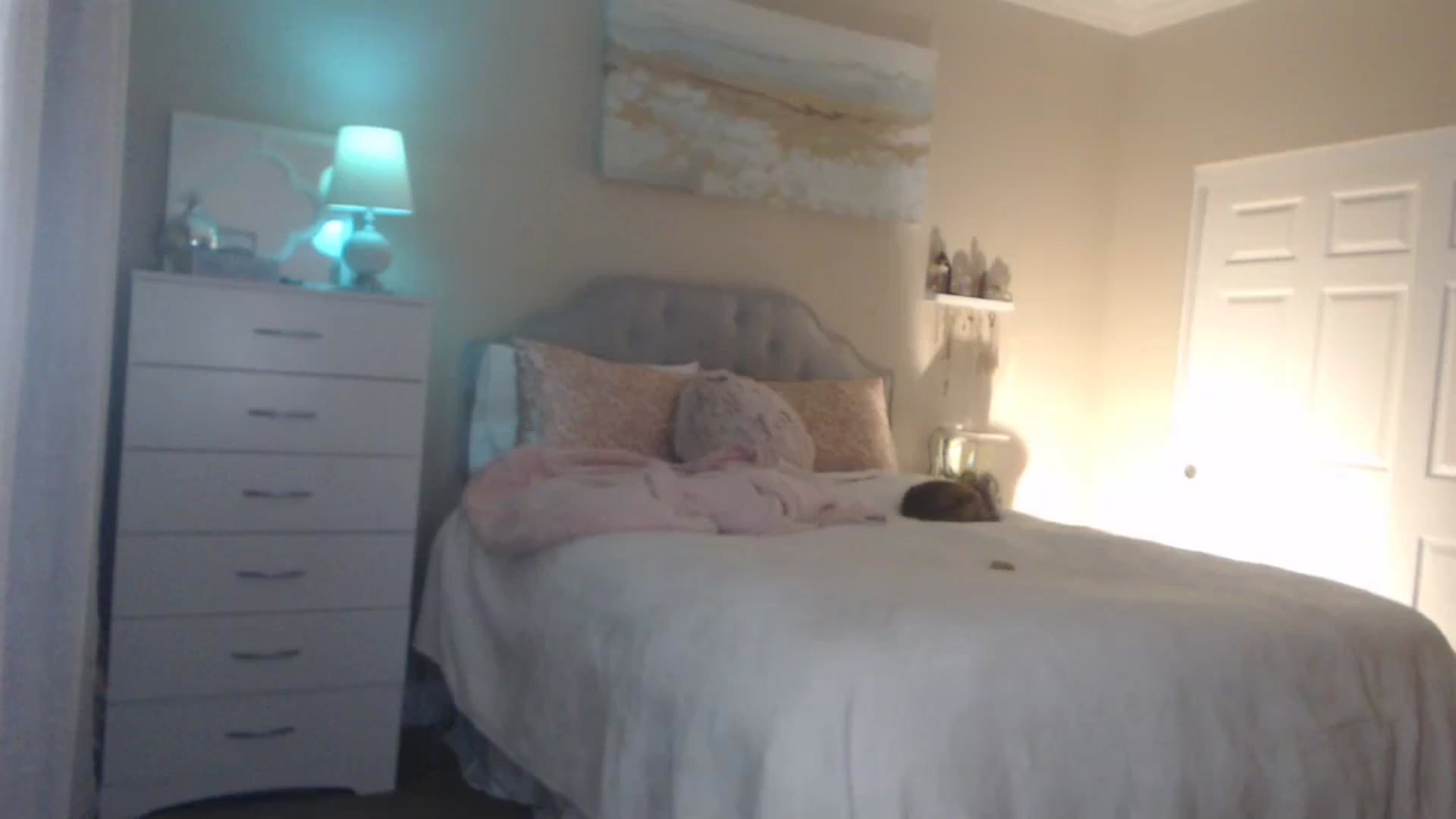Gallery image thumbnail from Queen_bambii's myfreecams stream on, 03/13/2024, 07:08 image 10 of 20
