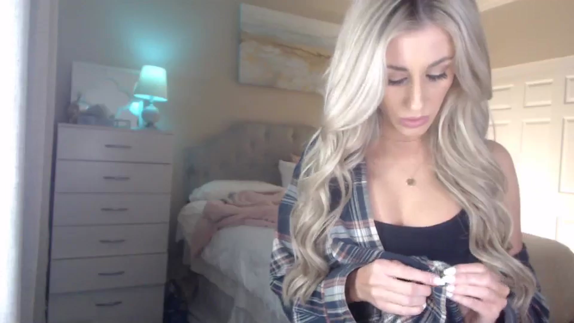 Gallery image thumbnail from Queen_bambii's myfreecams stream on, 03/26/2024, 07:02 image 11 of 20