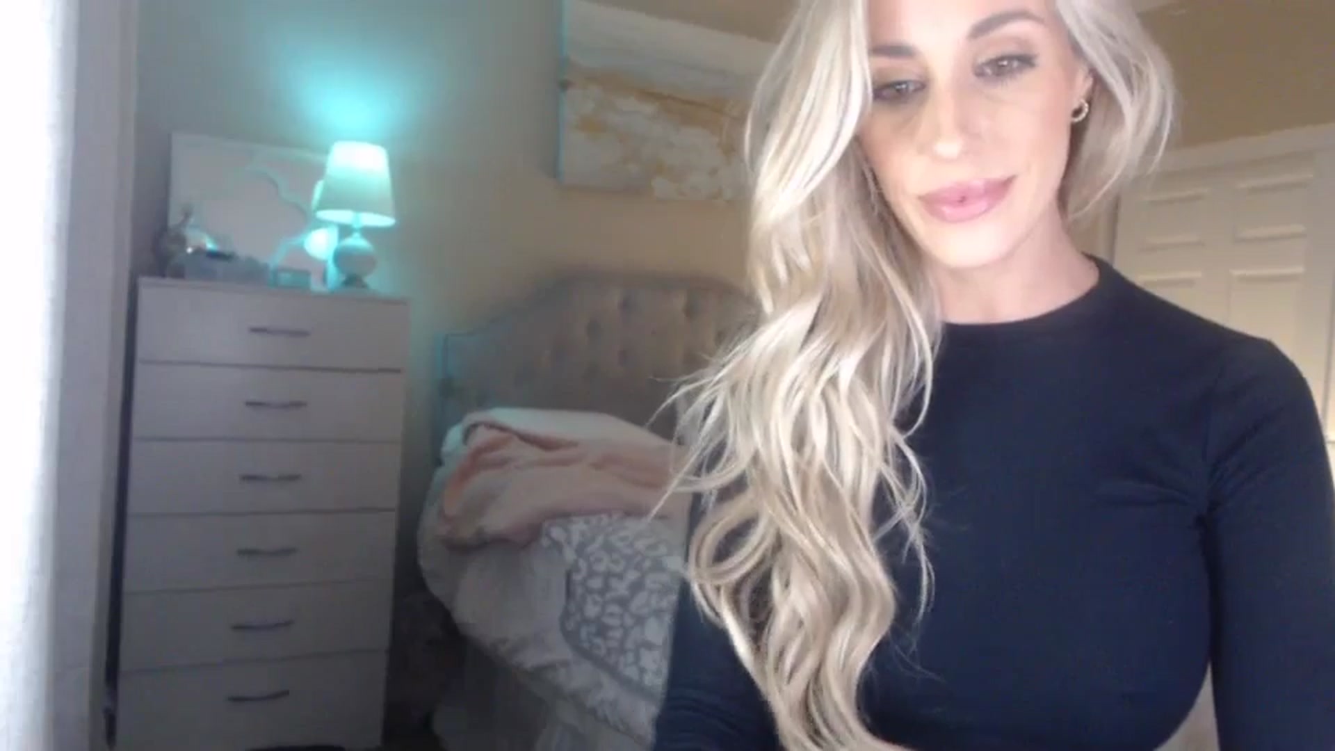 Gallery image thumbnail from Queen_bambii's myfreecams stream on, 03/31/2024, 06:11 image 14 of 20