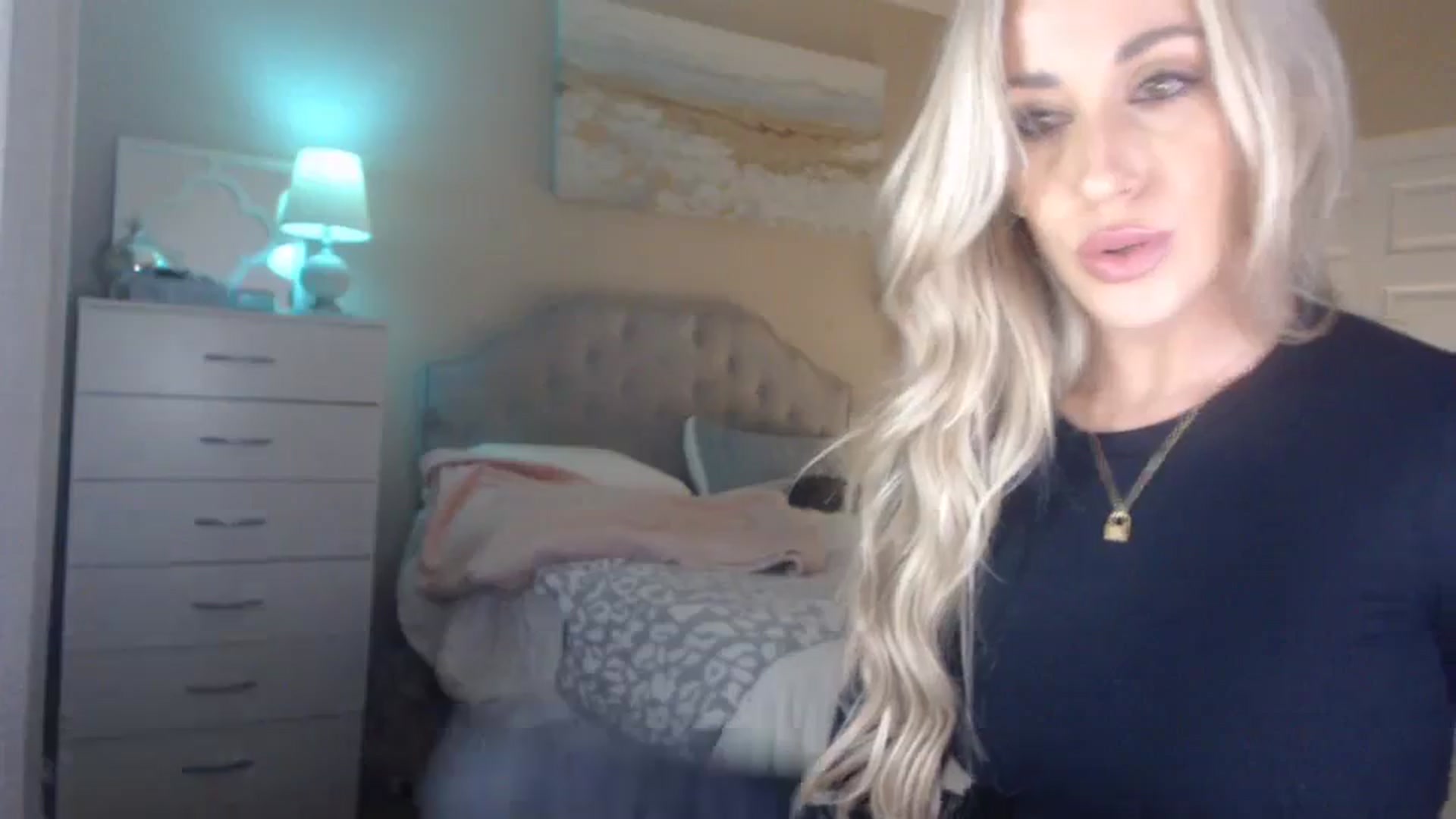 Gallery image thumbnail from Queen_bambii's myfreecams stream on, 03/31/2024, 06:11 image 2 of 20